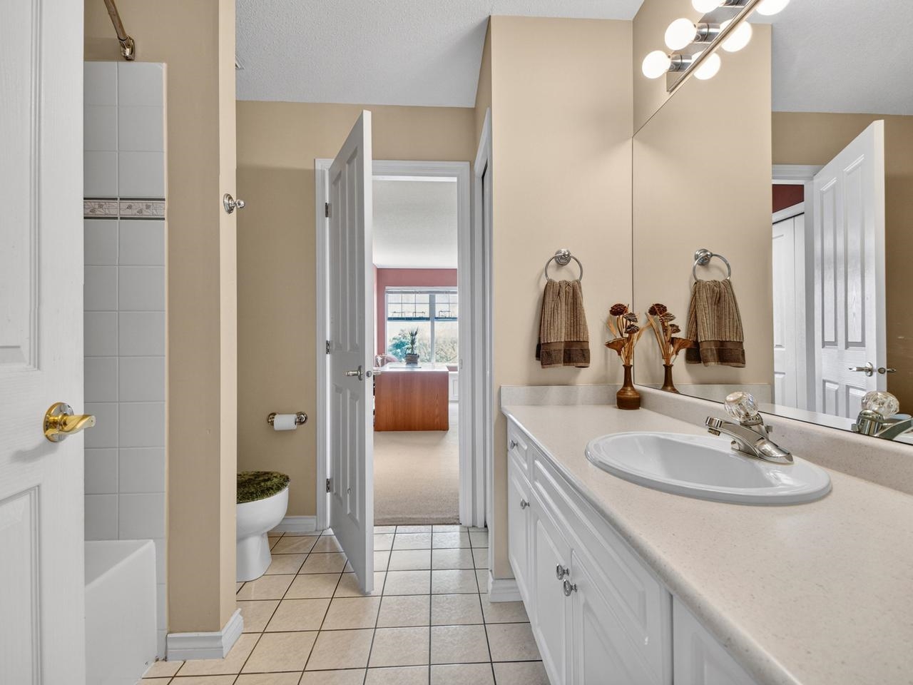 29 5221 OAKMOUNT CRESCENT