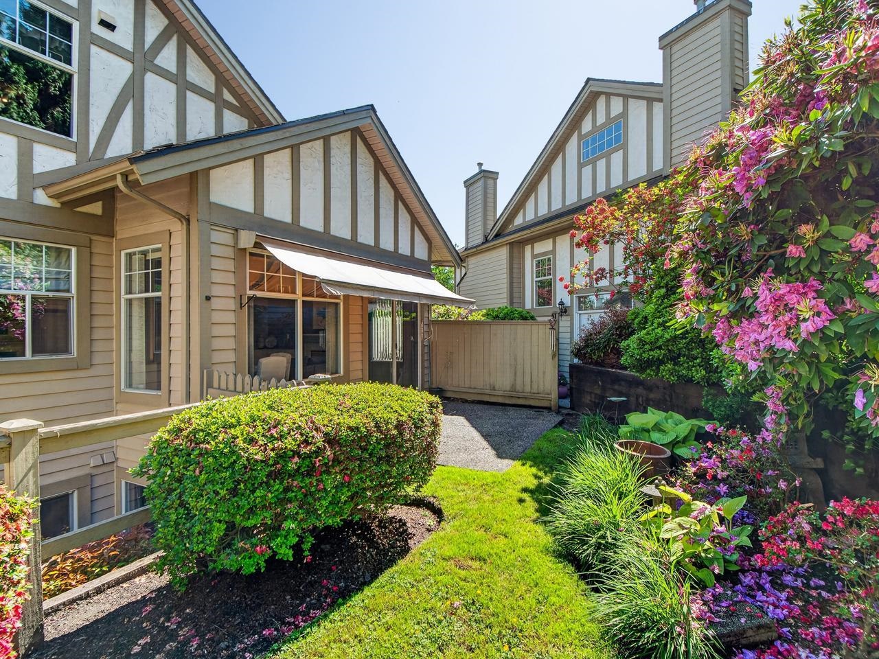 29 5221 OAKMOUNT CRESCENT