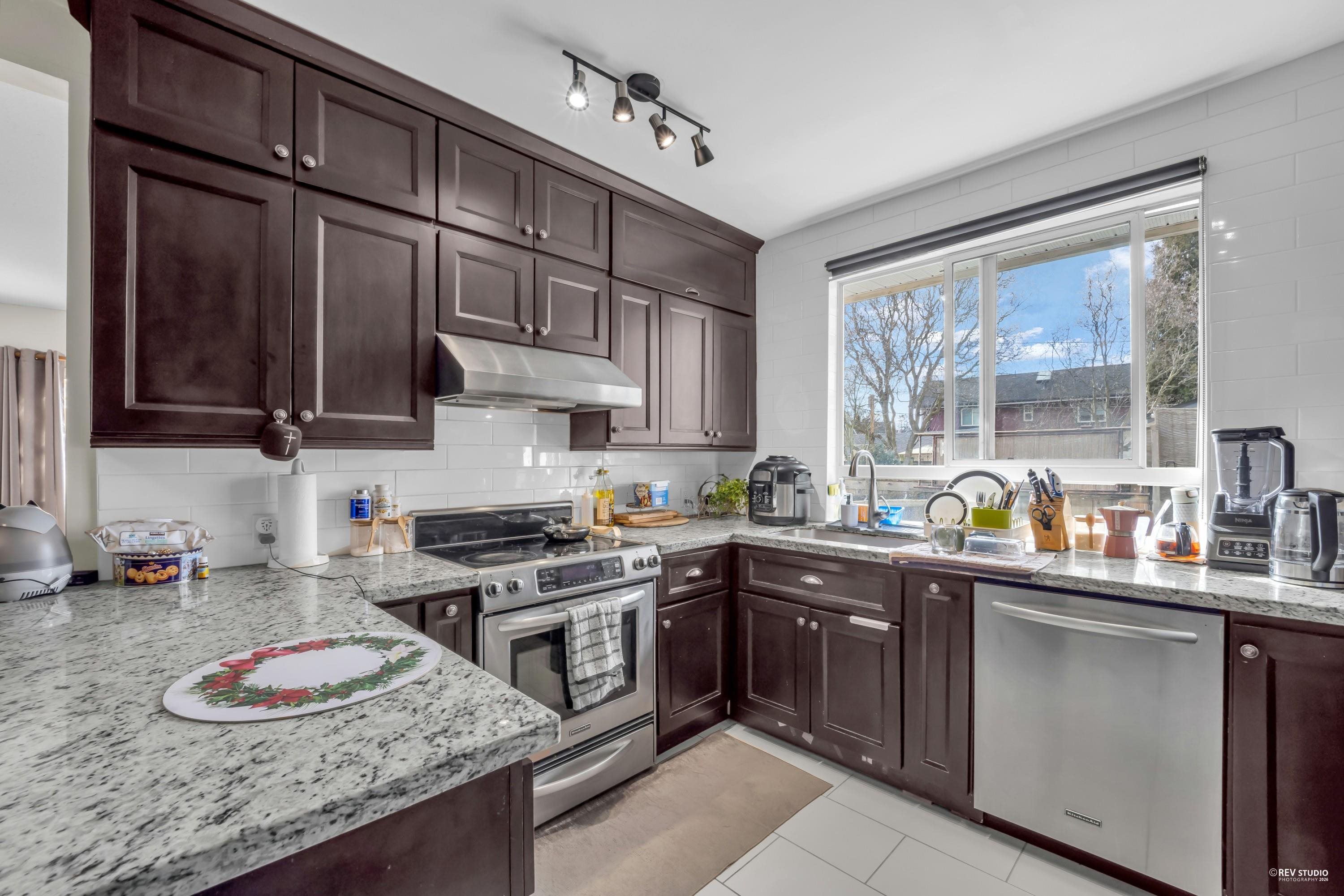 2240 DOUGLAS CRESCENT