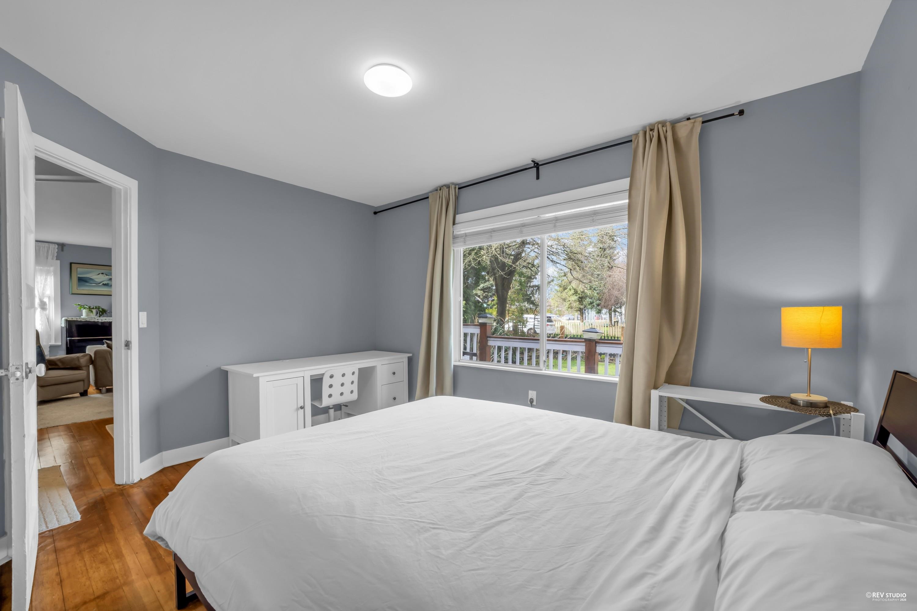2240 DOUGLAS CRESCENT