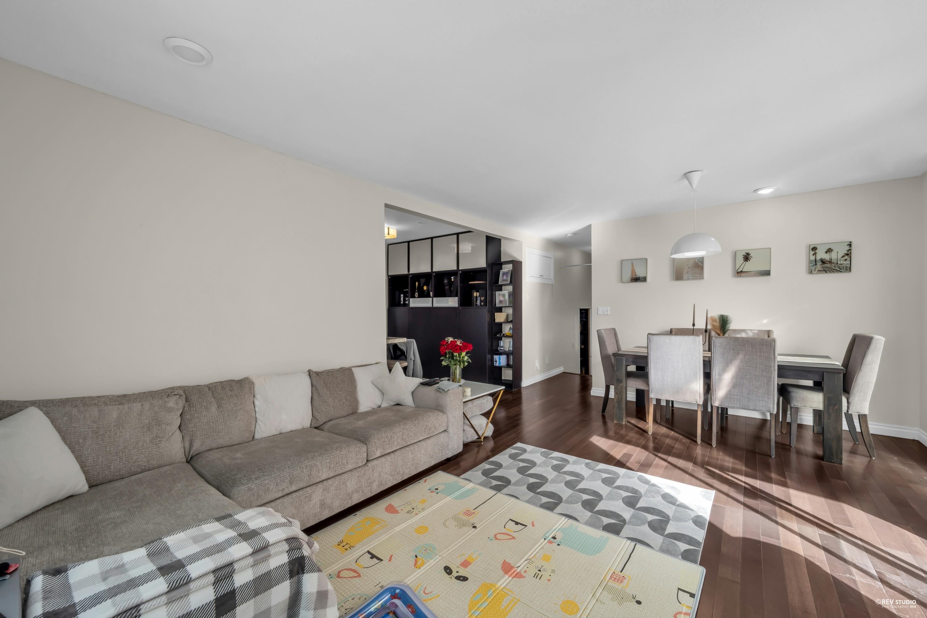 2240 DOUGLAS CRESCENT