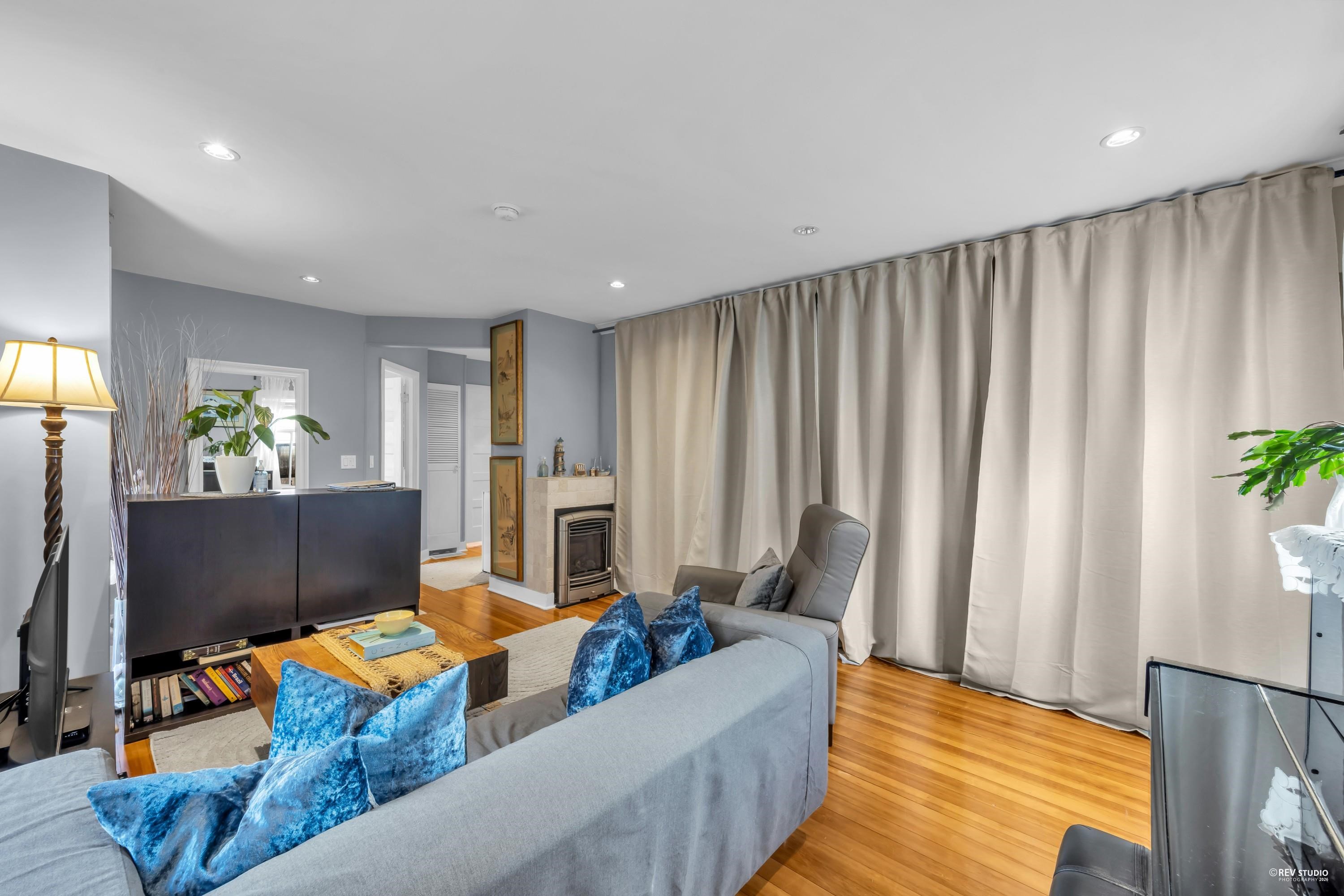 2240 DOUGLAS CRESCENT