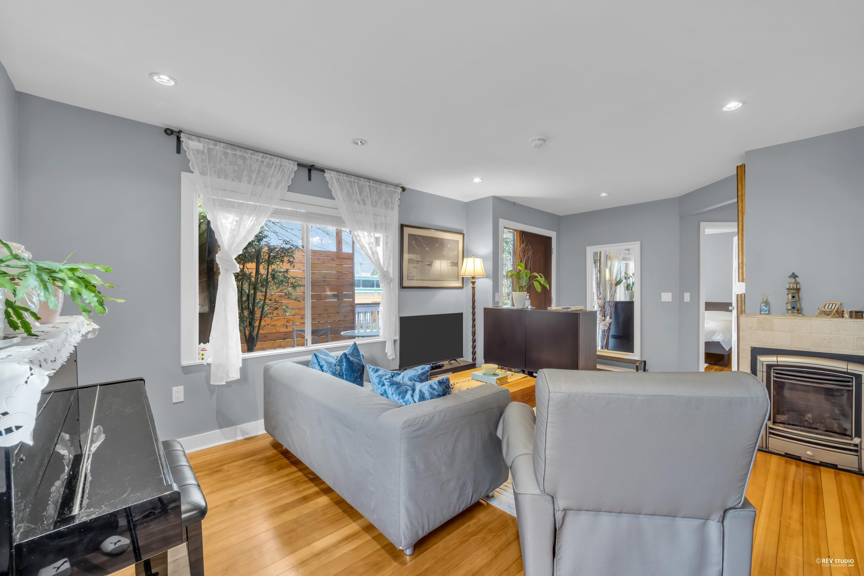 2240 DOUGLAS CRESCENT