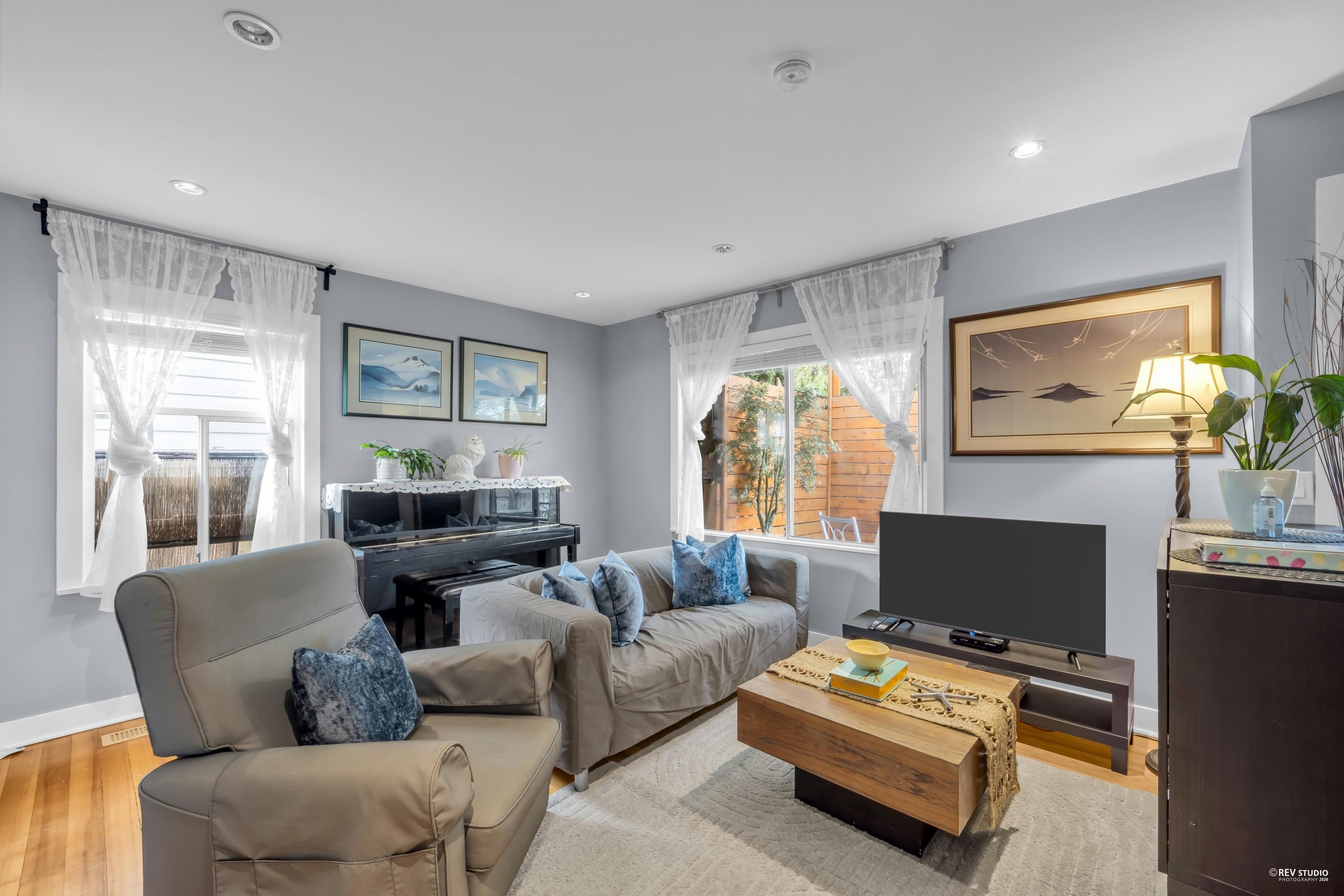 2240 DOUGLAS CRESCENT