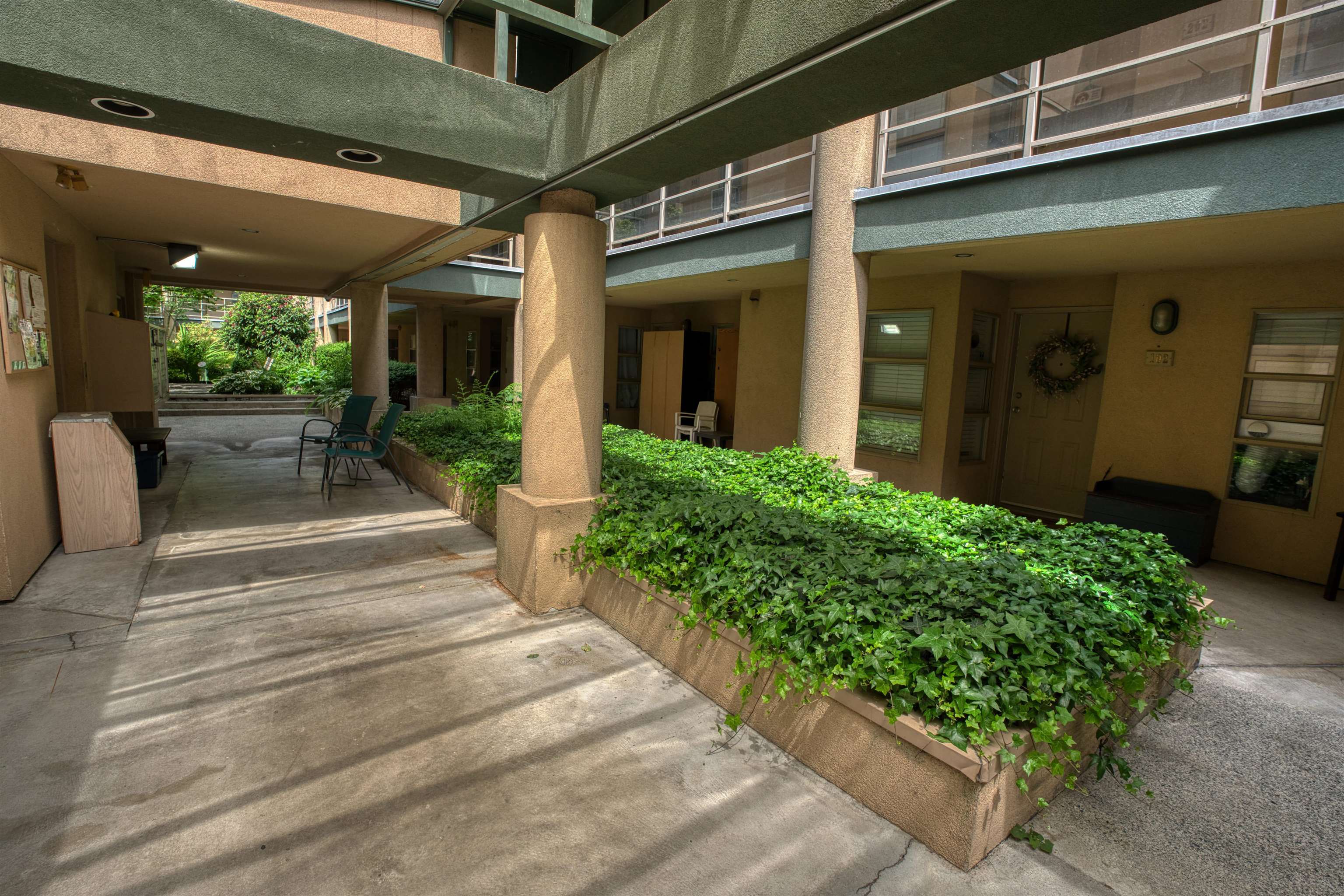 206 22277 122 AVENUE