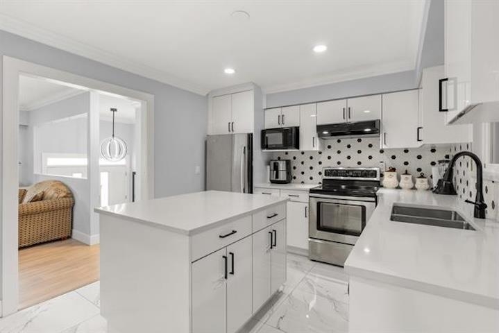 15077 86B AVENUE