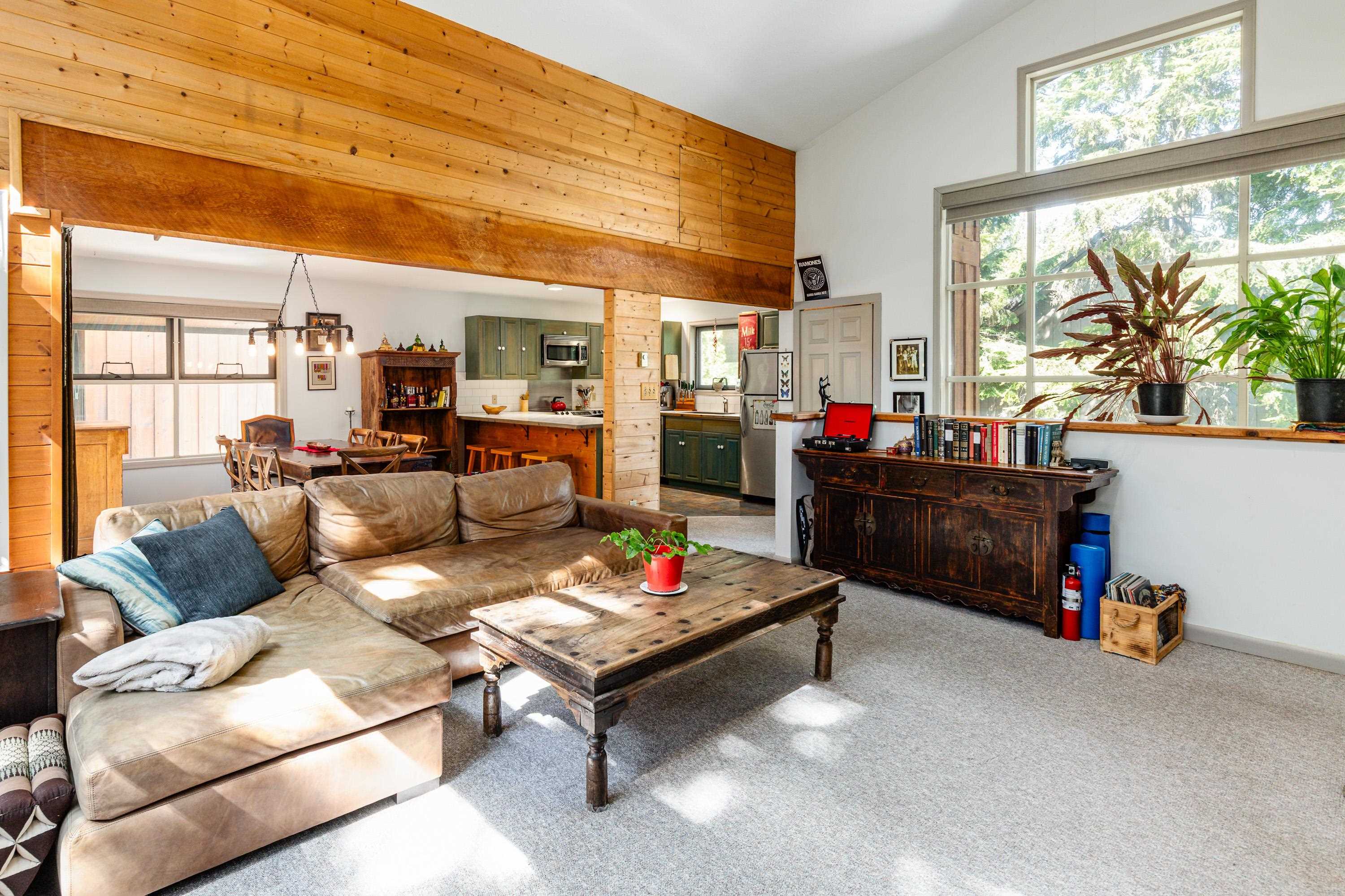 6250 EAGLE DRIVE