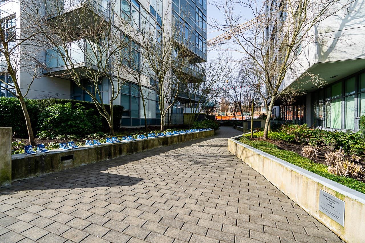 217 5033 CAMBIE STREET