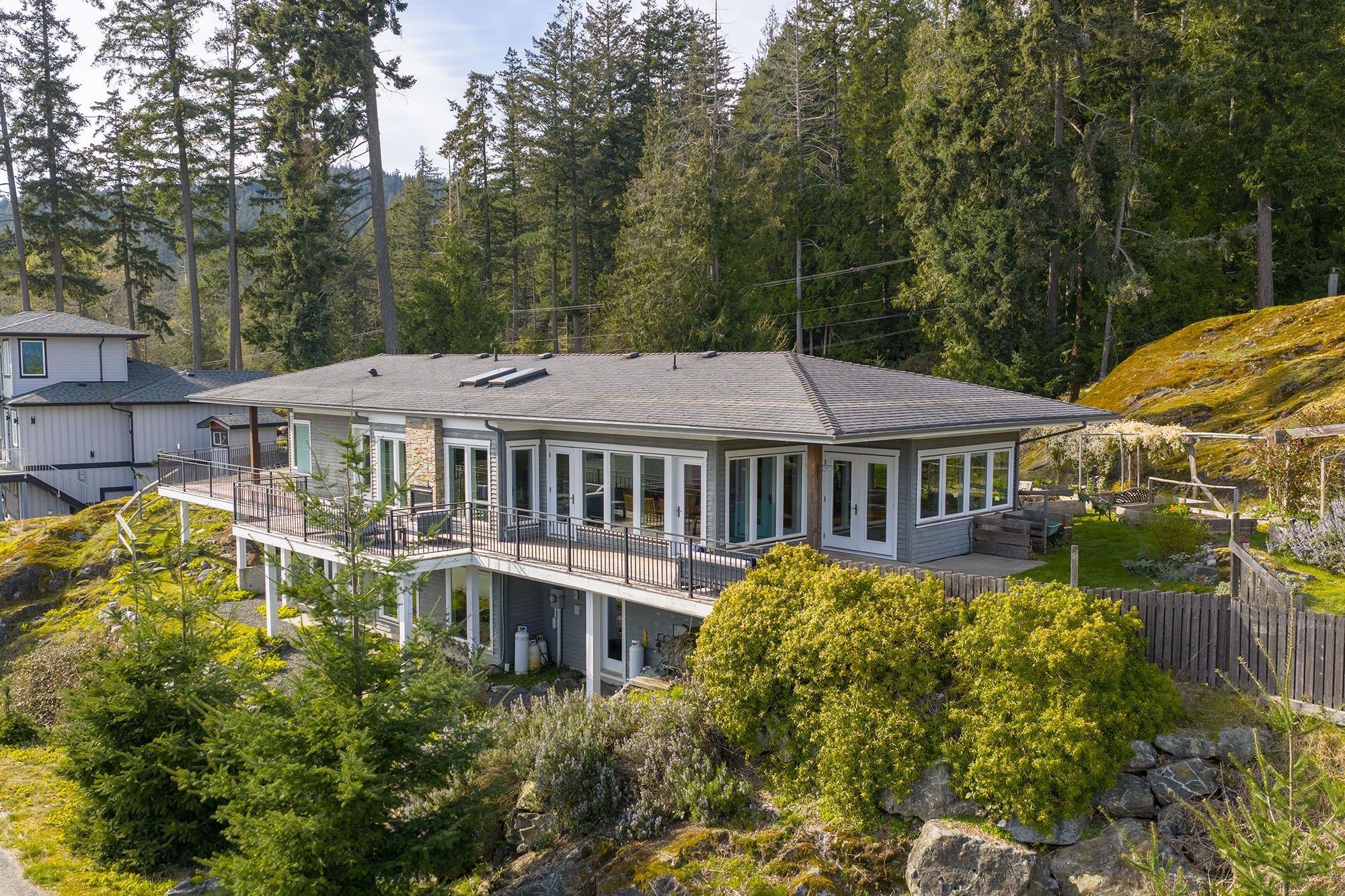 889 COWAN POINT DRIVE