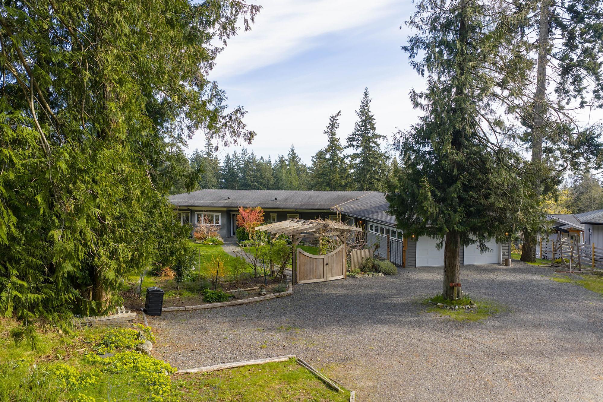 889 COWAN POINT DRIVE