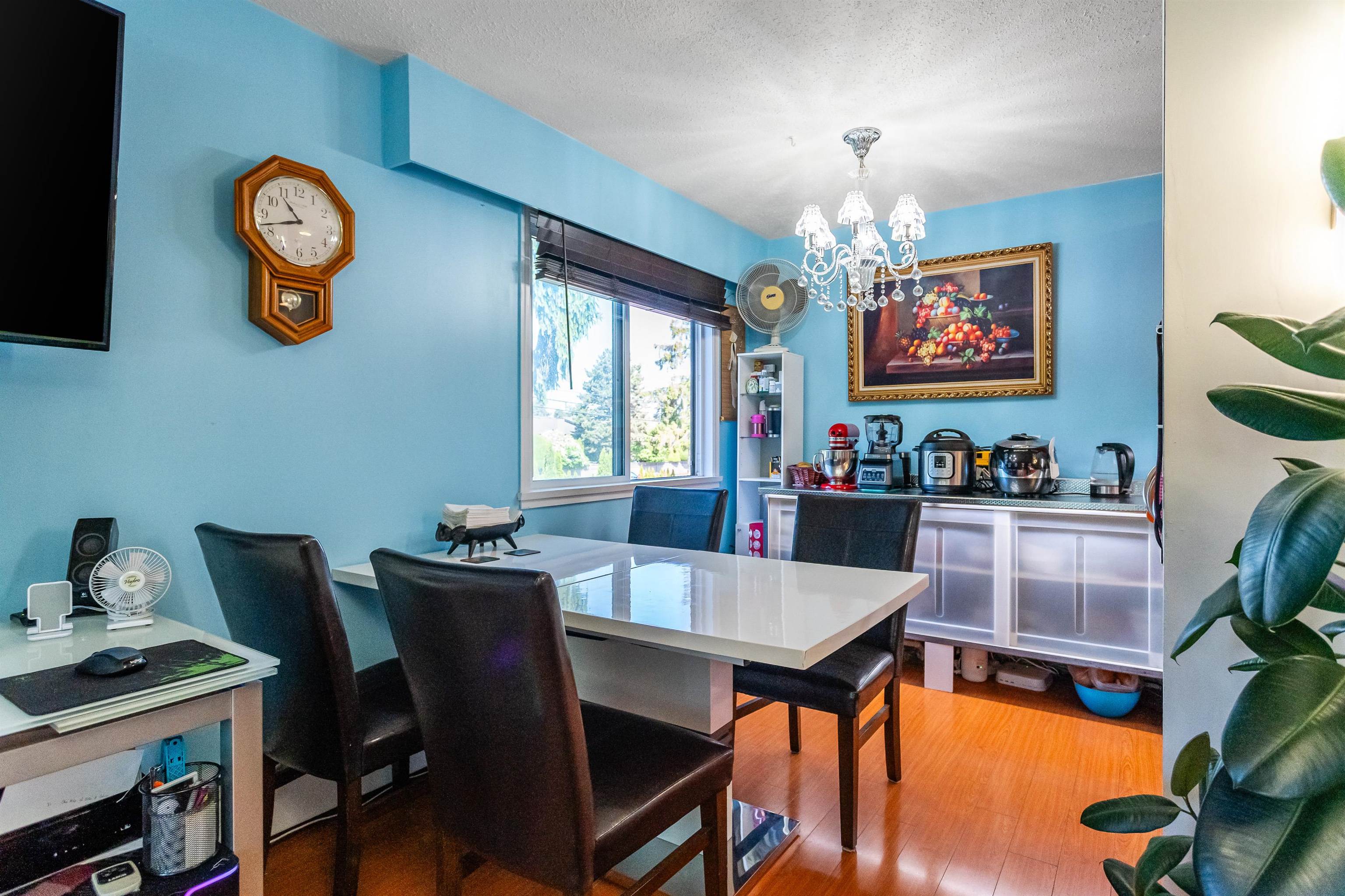 212 8020 RYAN ROAD
