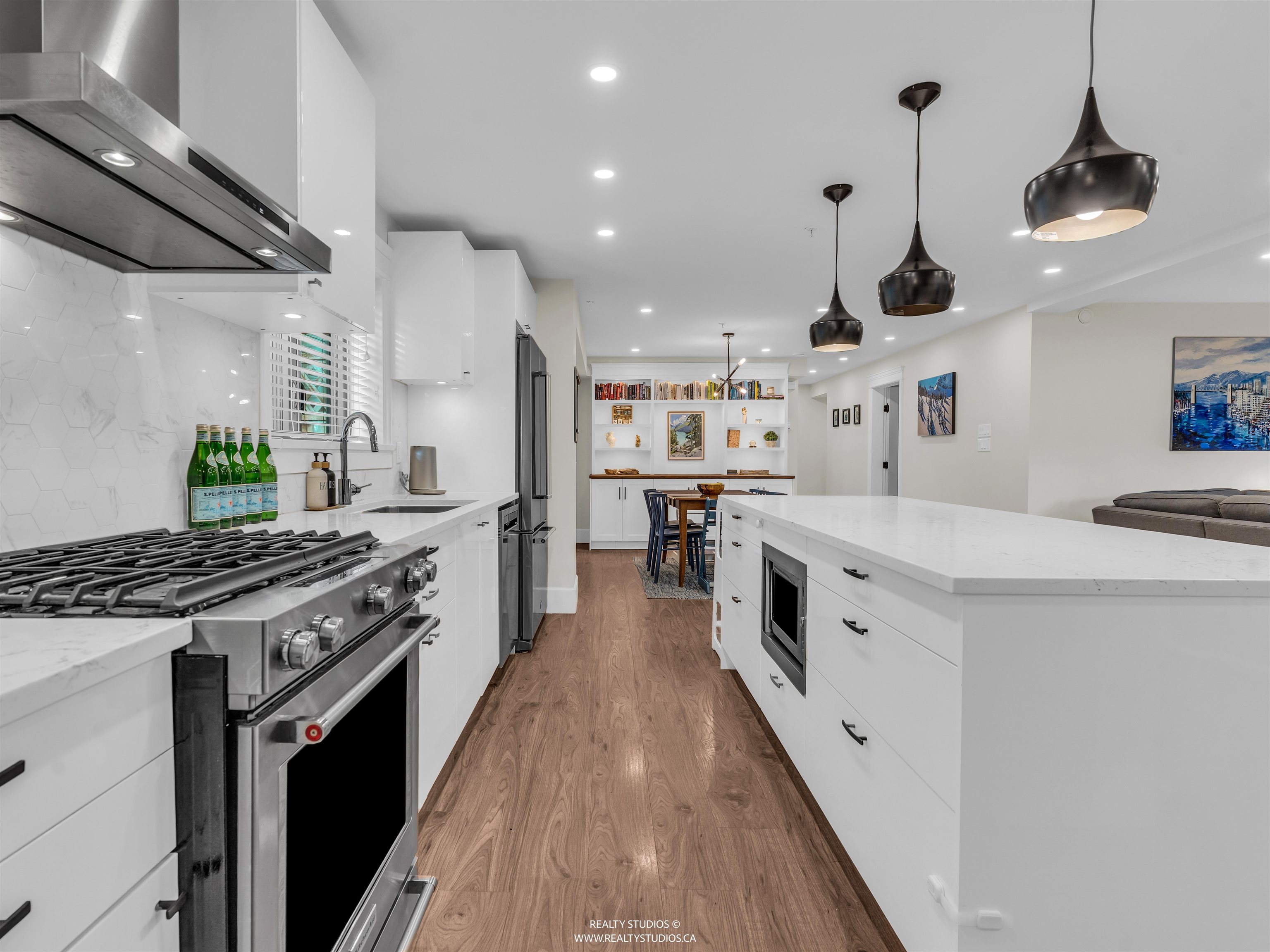 436 LAKEWOOD DRIVE