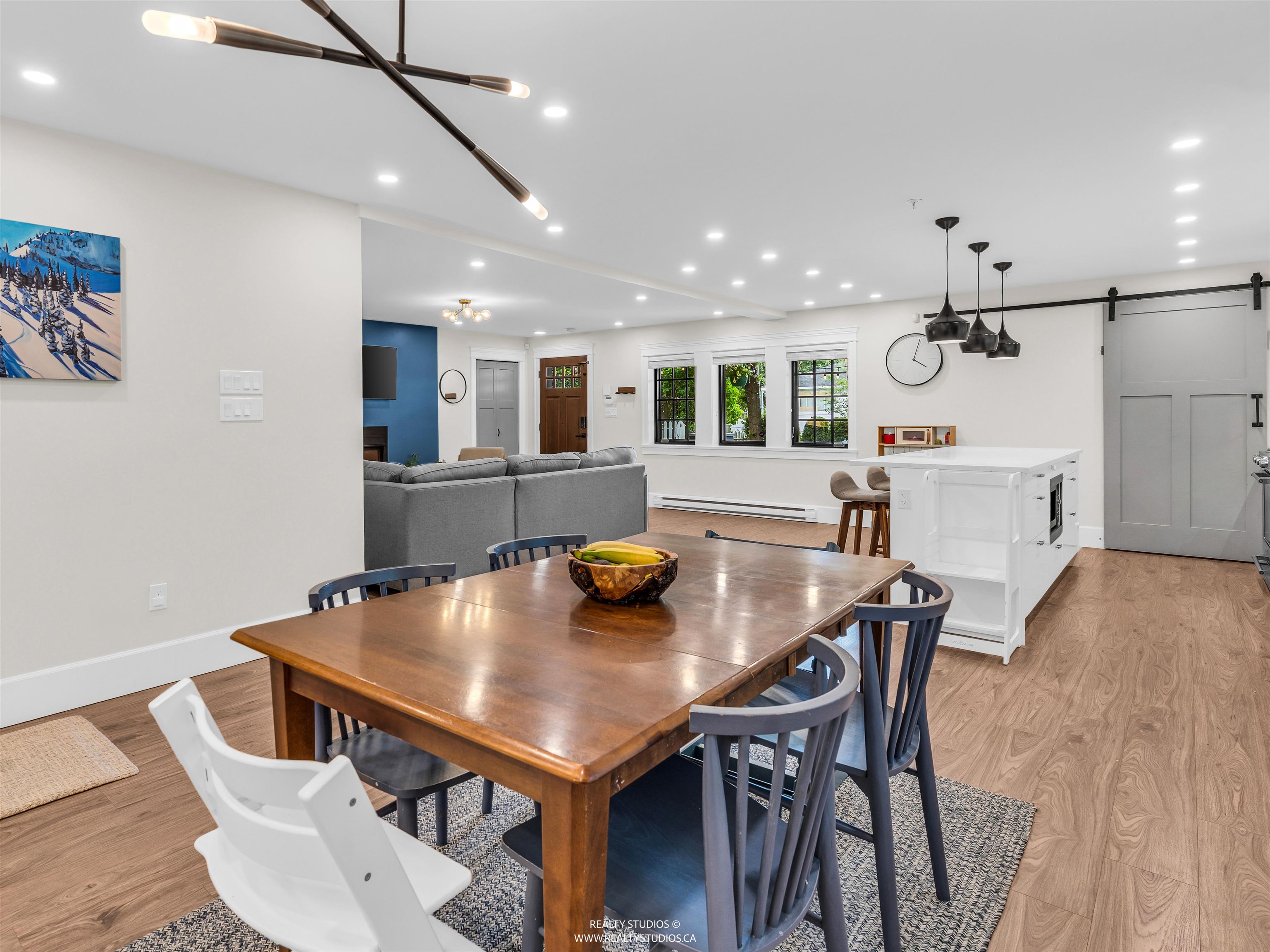 436 LAKEWOOD DRIVE