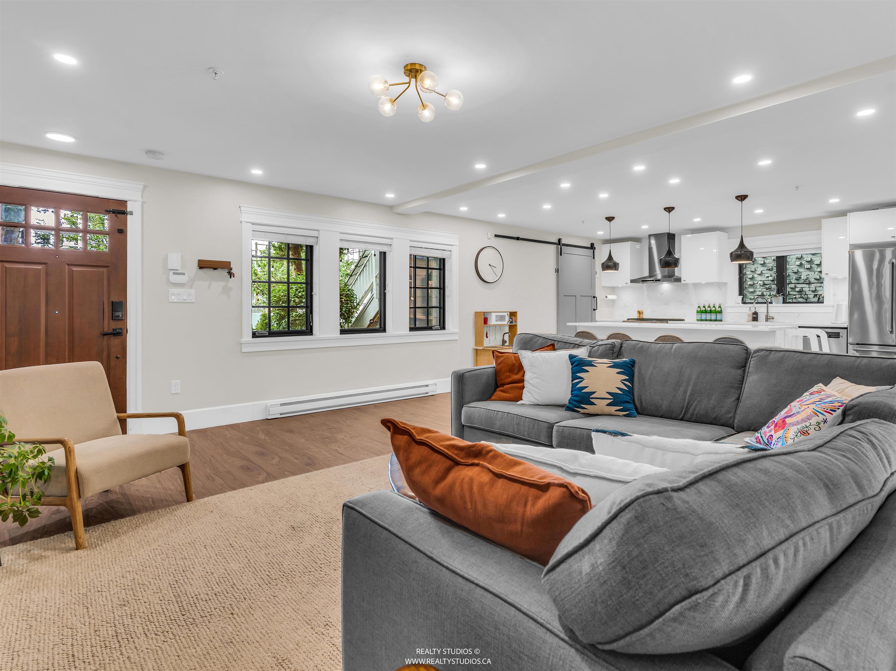 436 LAKEWOOD DRIVE