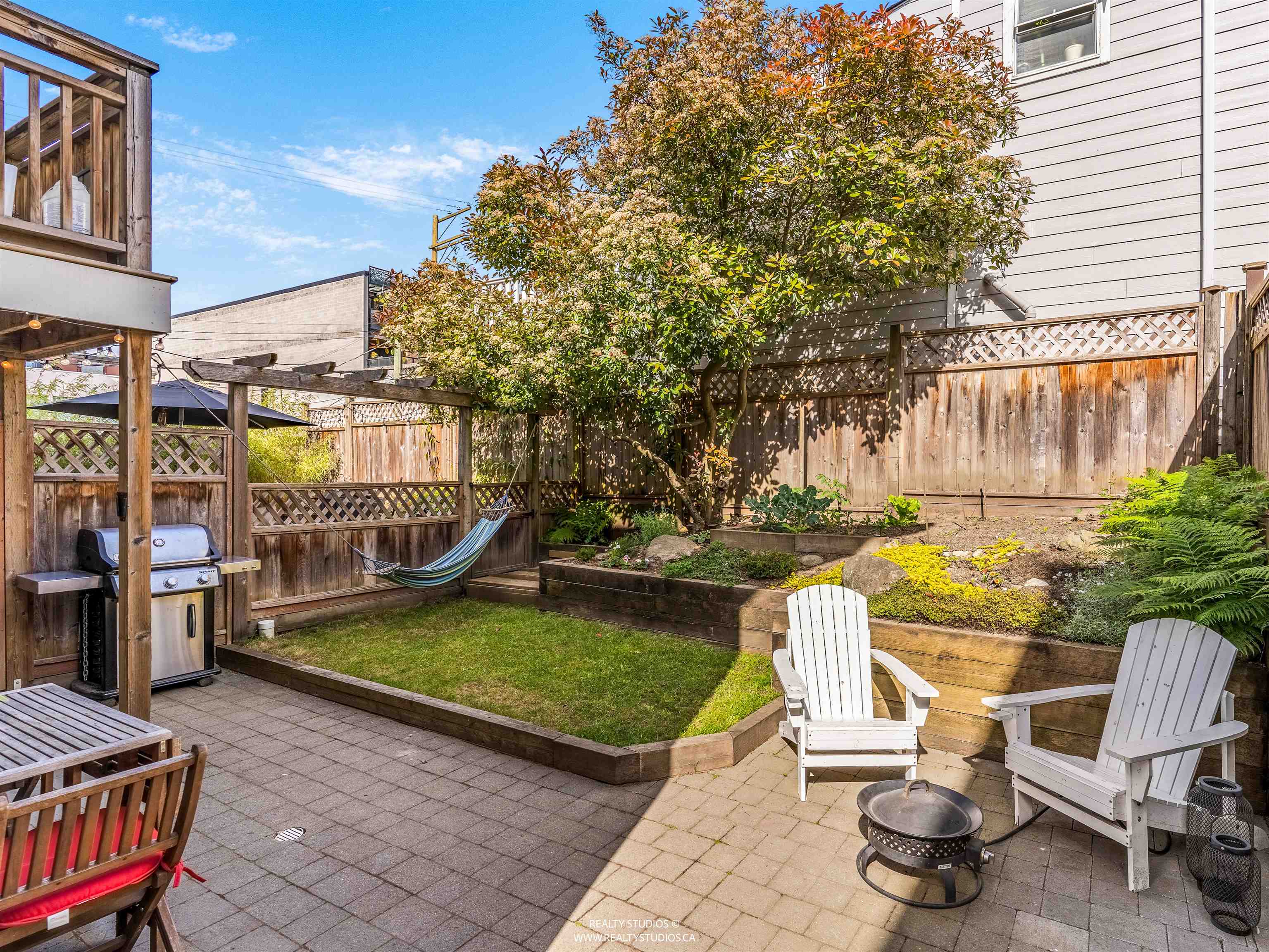 436 LAKEWOOD DRIVE