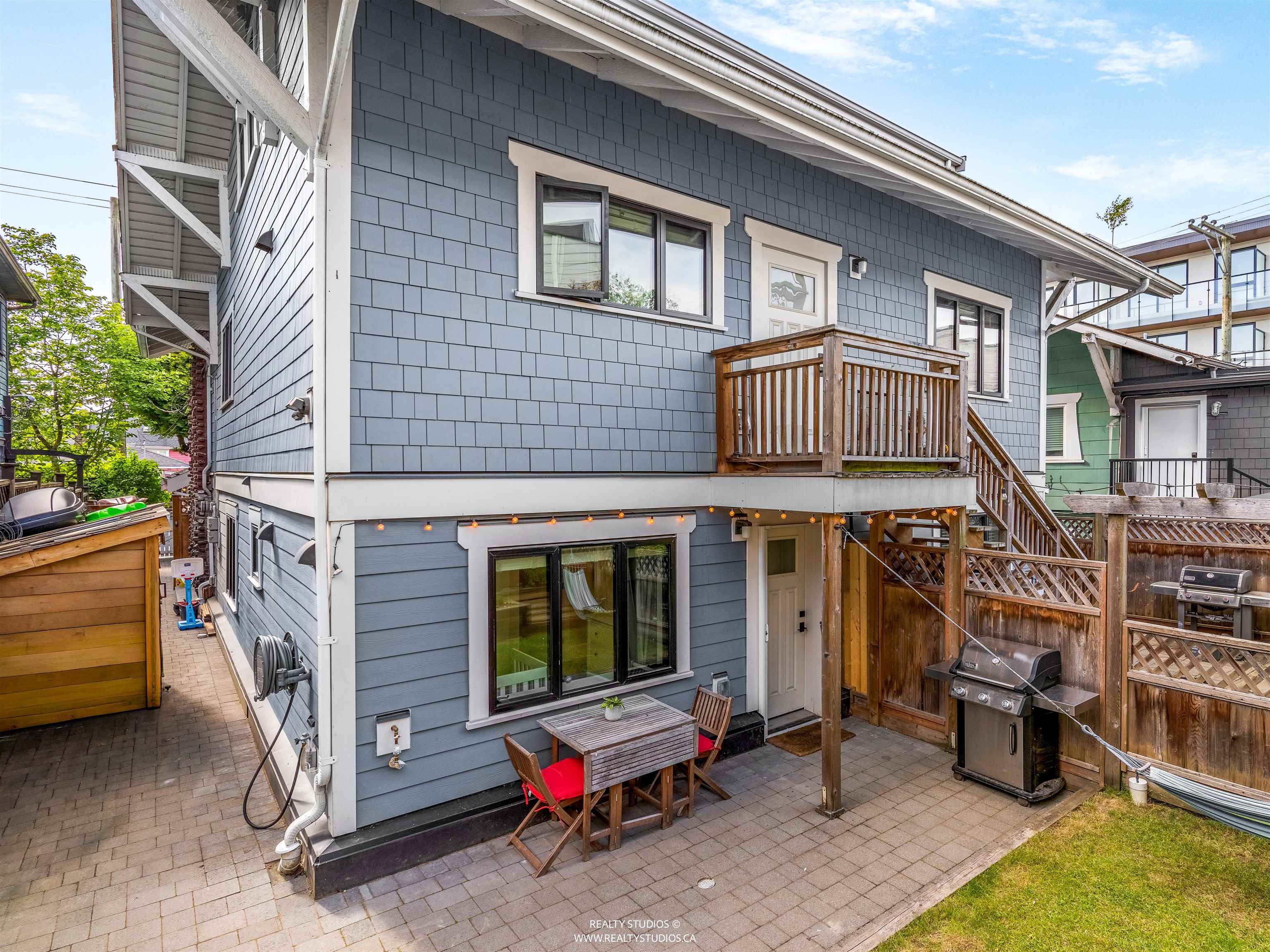 436 LAKEWOOD DRIVE