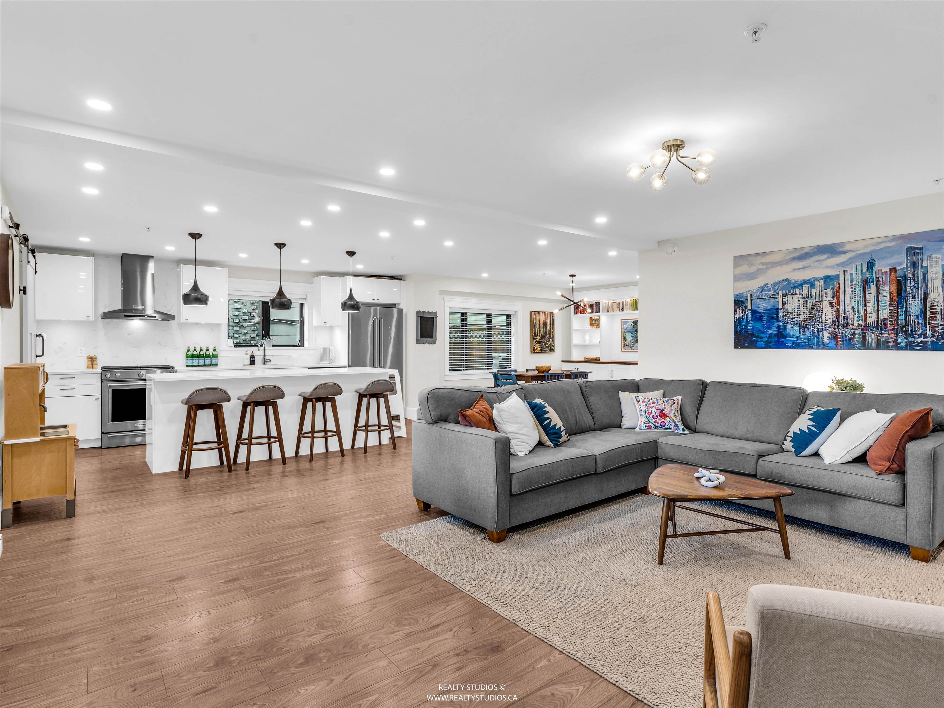 436 LAKEWOOD DRIVE