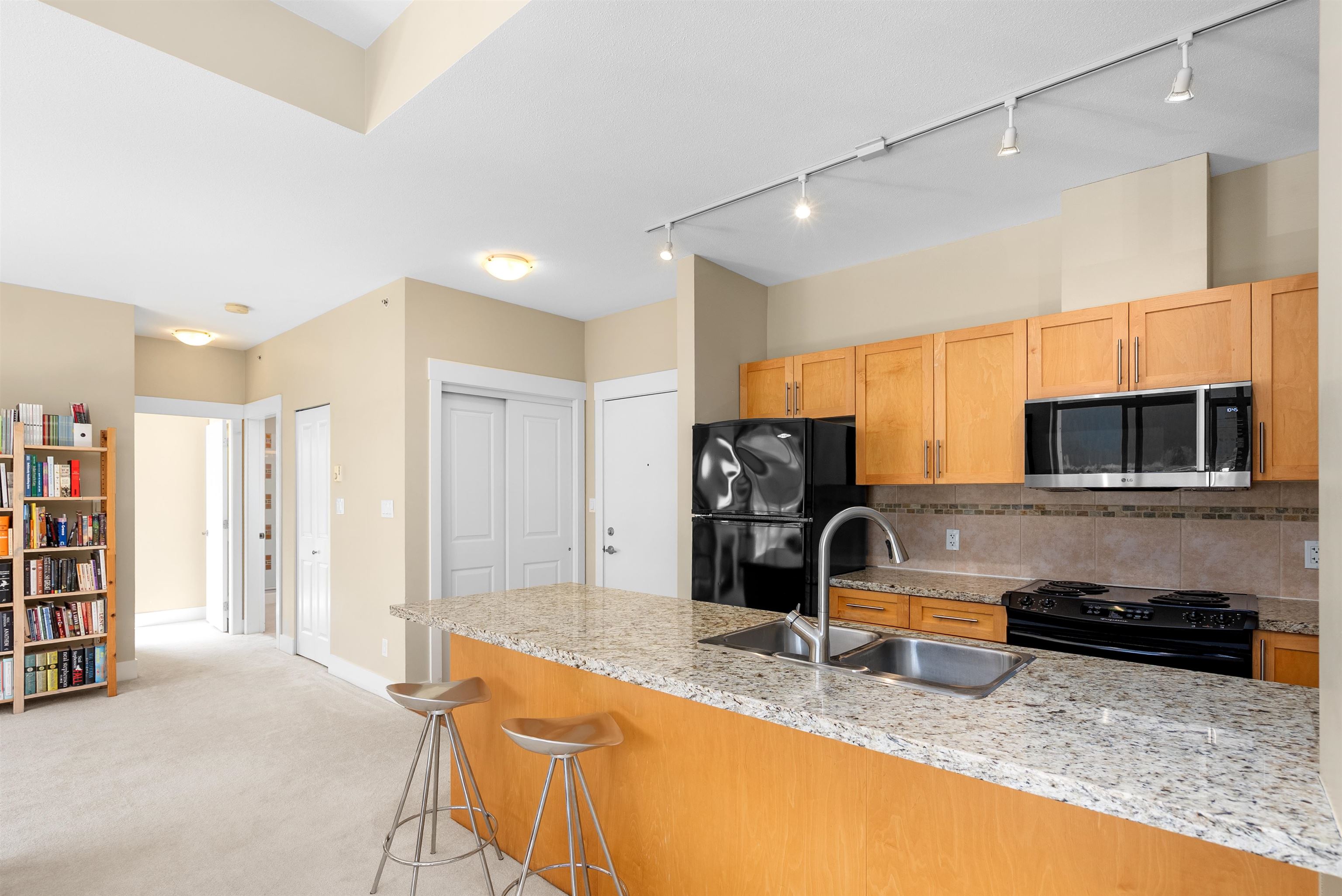 602 1211 VILLAGE GREEN WAY