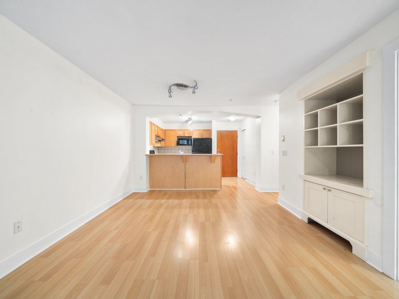 108 2338 WESTERN PARKWAY