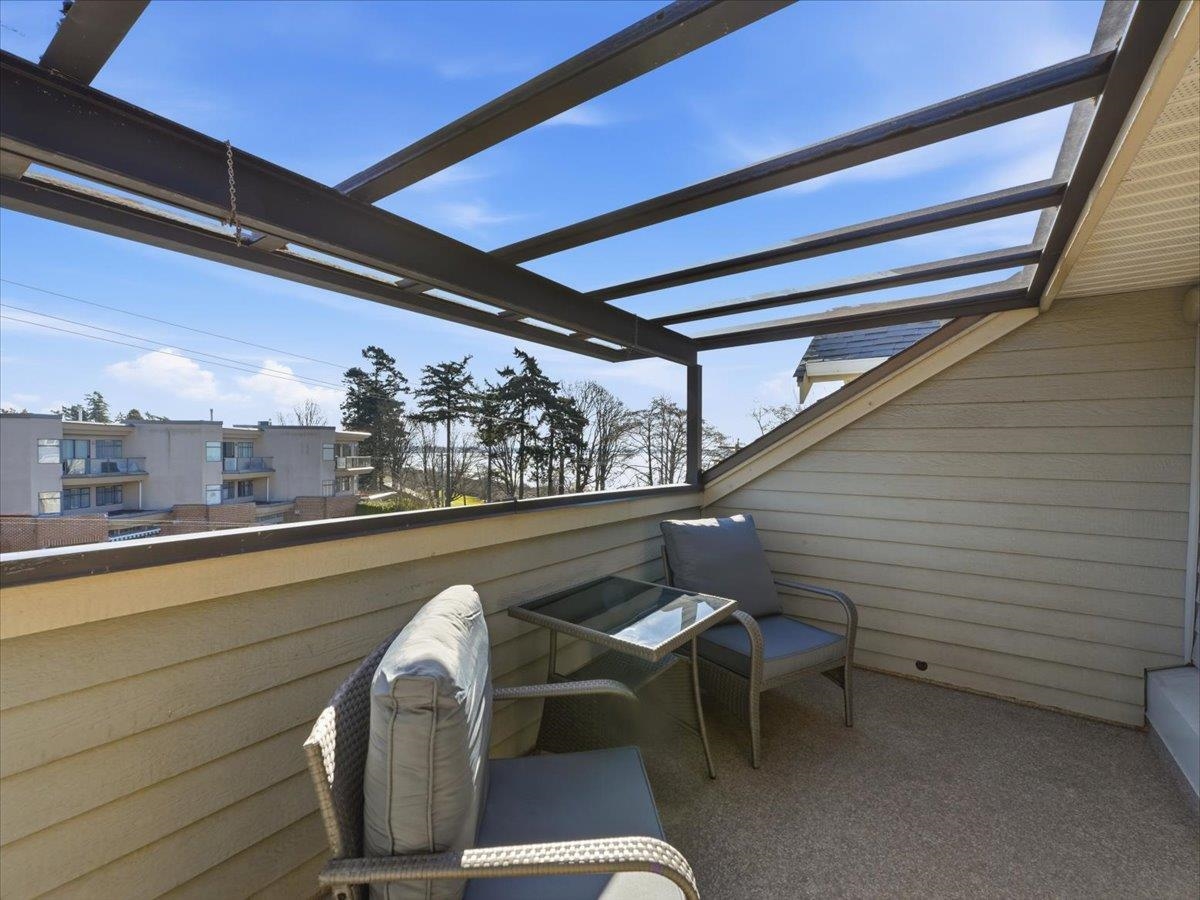 409 15621 MARINE DRIVE