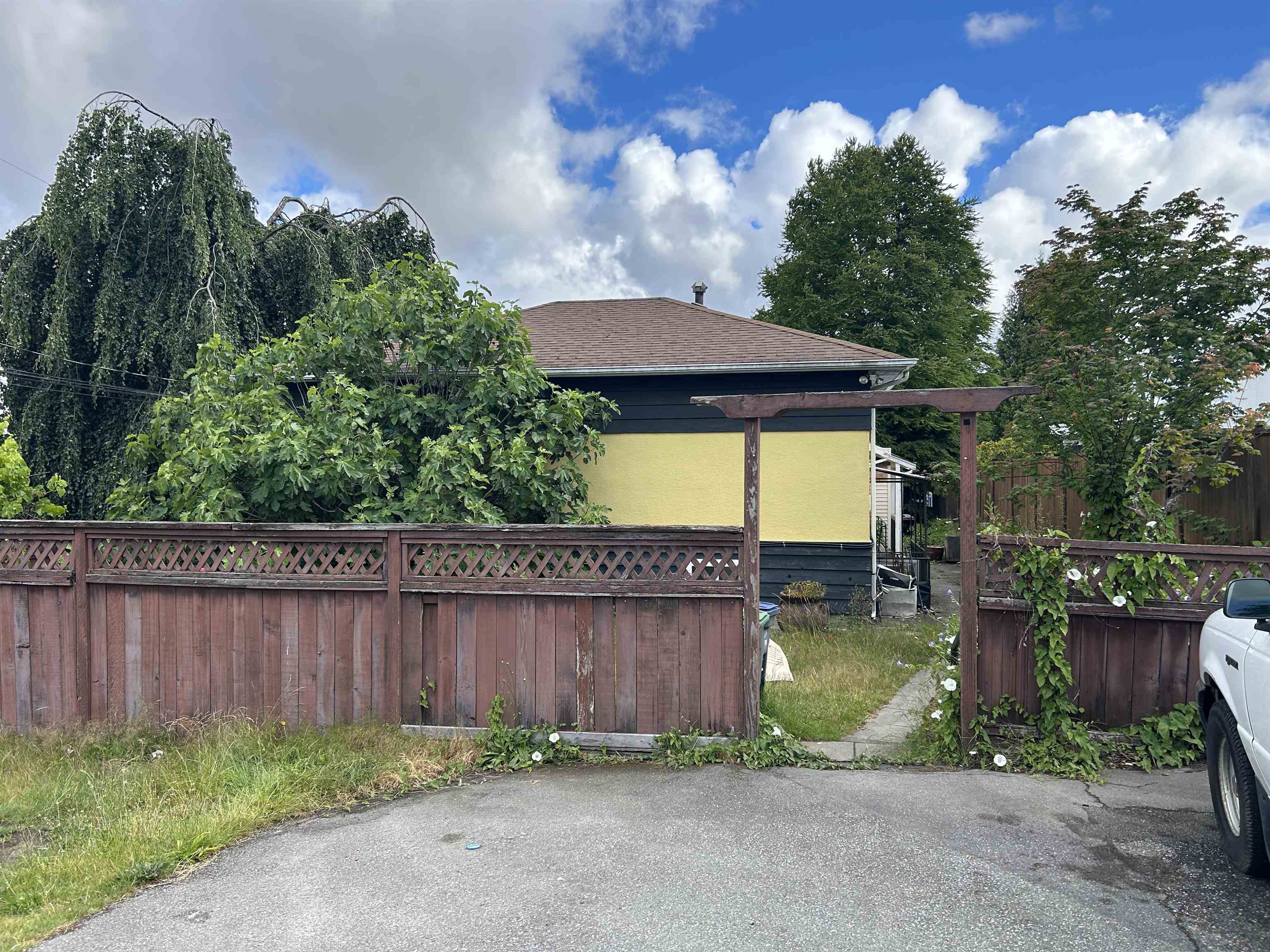 9678 PRINCESS DRIVE