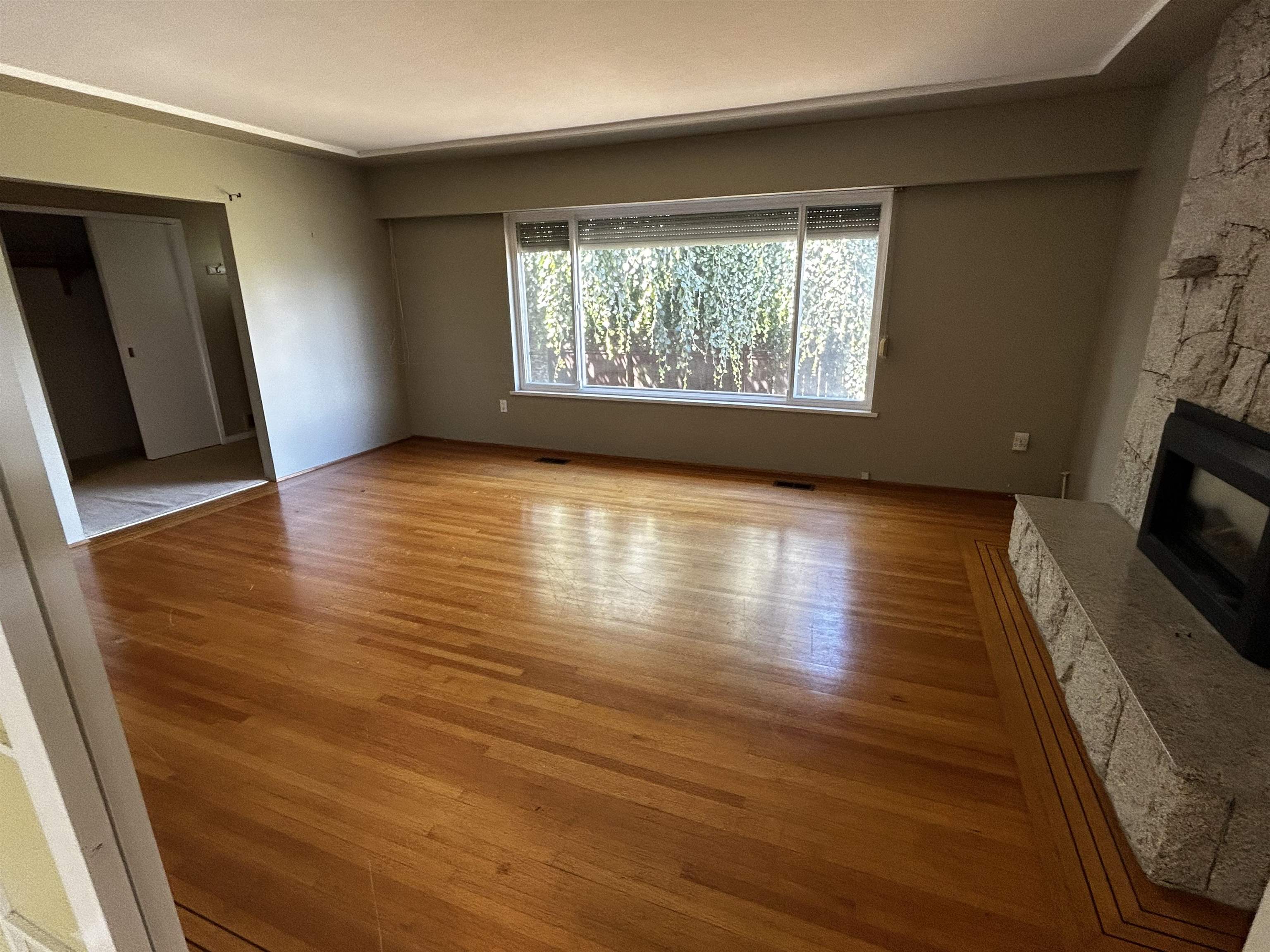 9678 PRINCESS DRIVE
