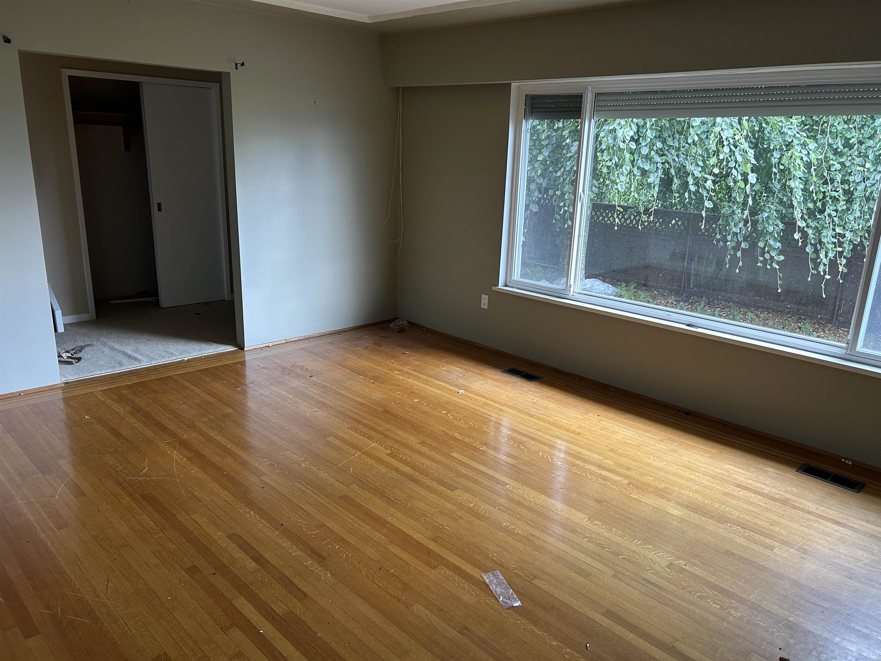 9678 PRINCESS DRIVE