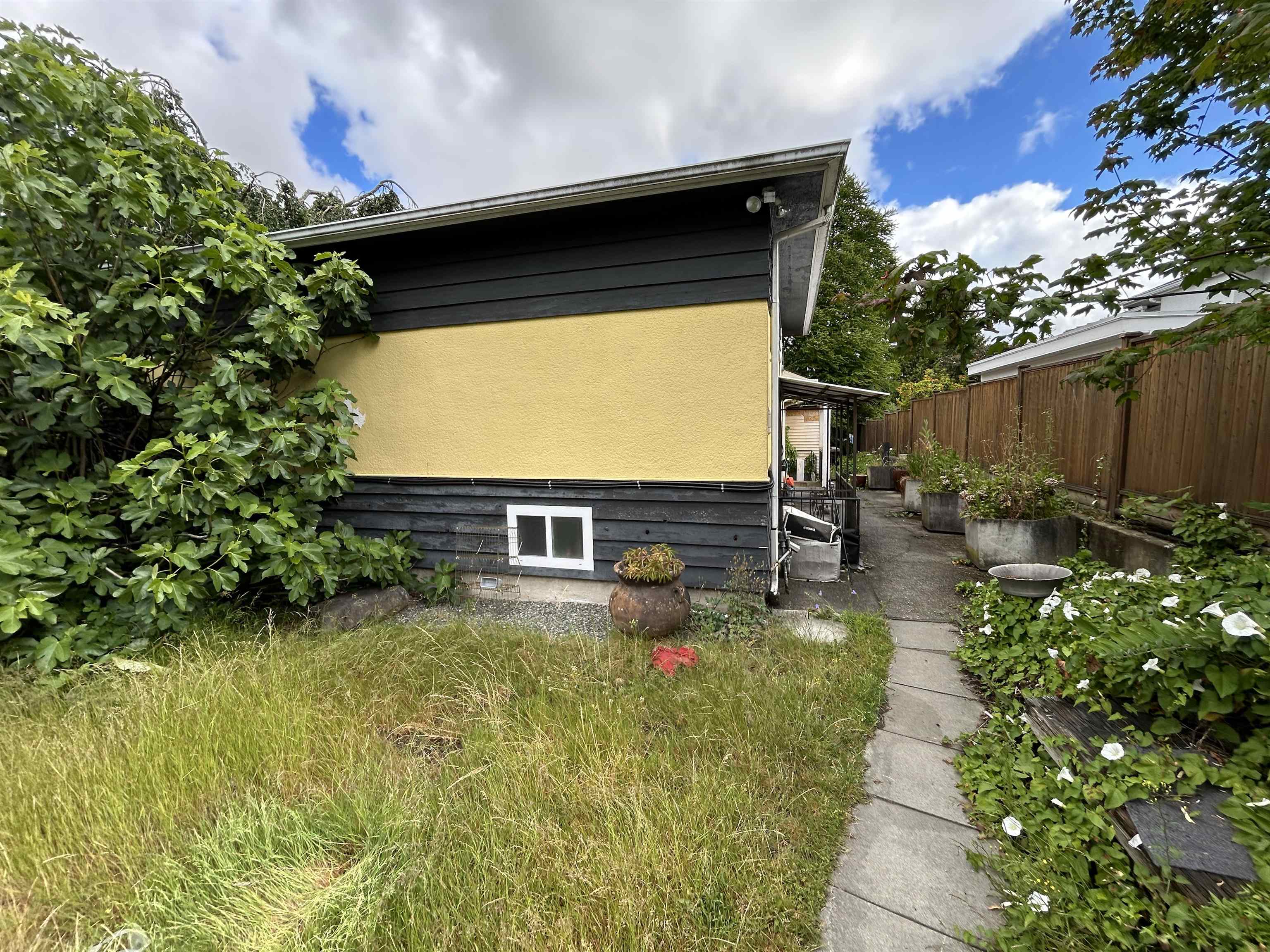 9678 PRINCESS DRIVE