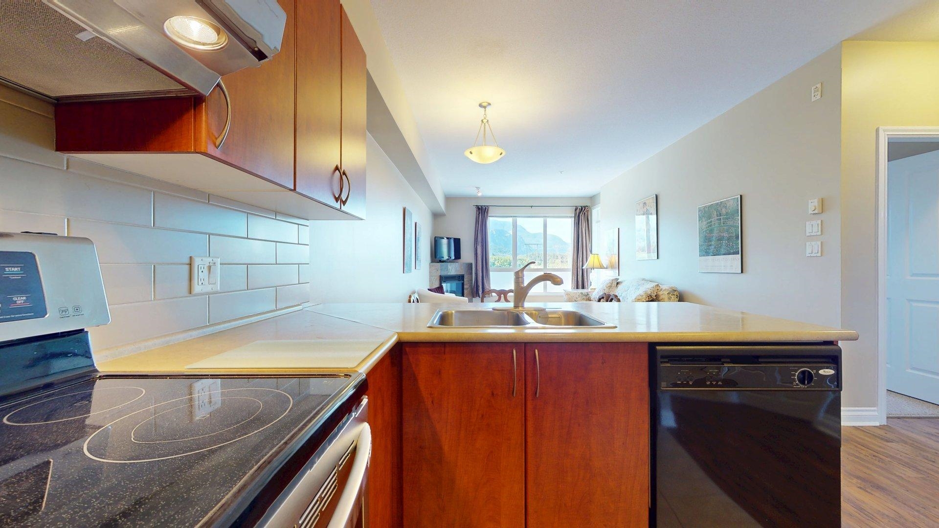 303 40437 TANTALUS ROAD