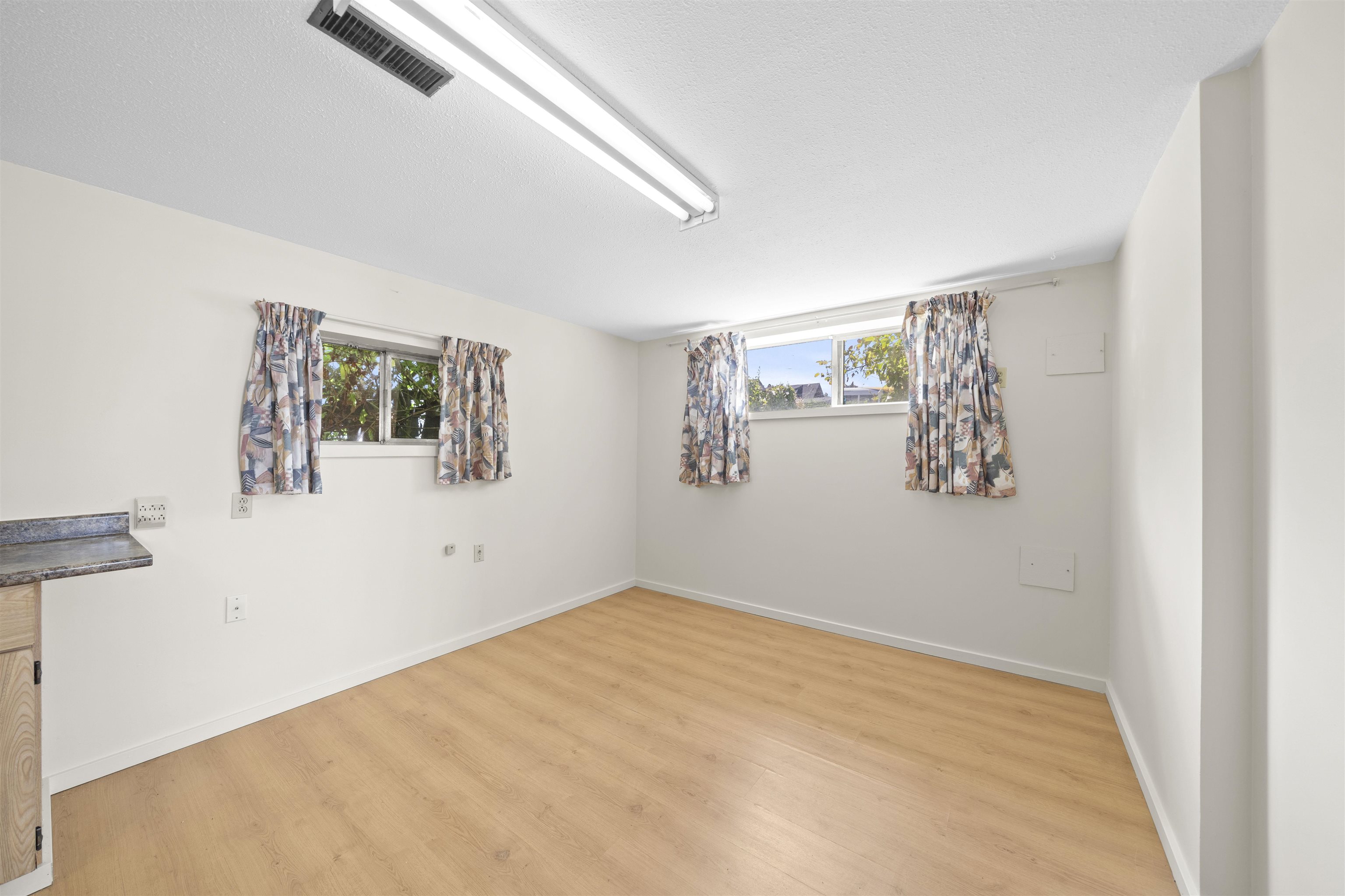 942 NANAIMO STREET