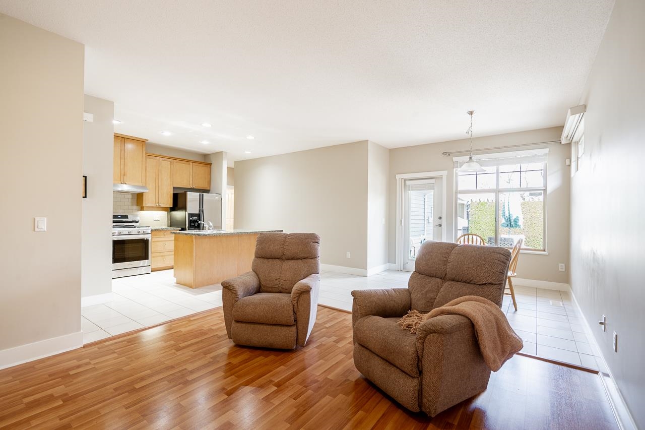 3 15425 ROSEMARY HEIGHTS CRESCENT