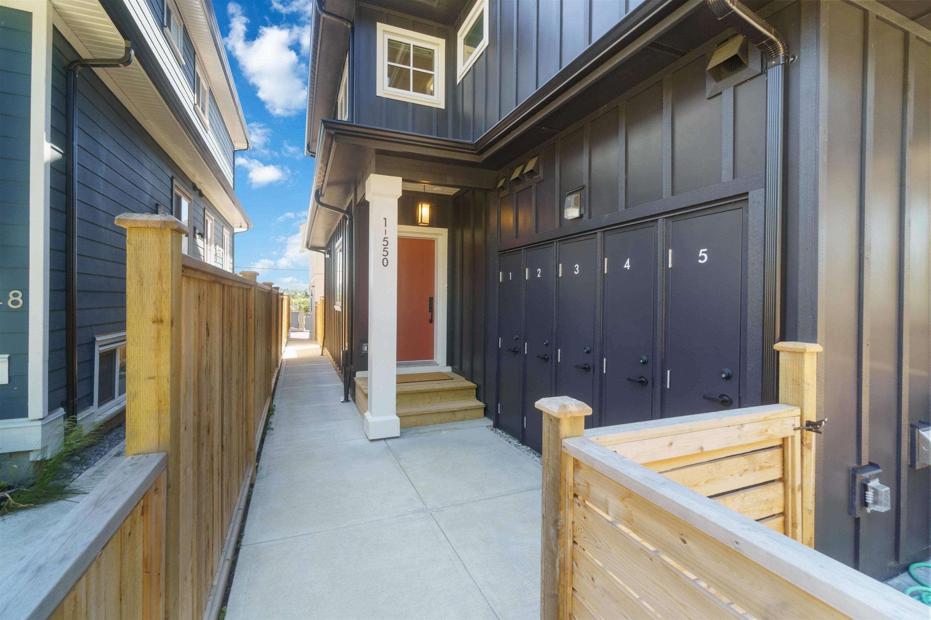 1 550 KASLO STREET