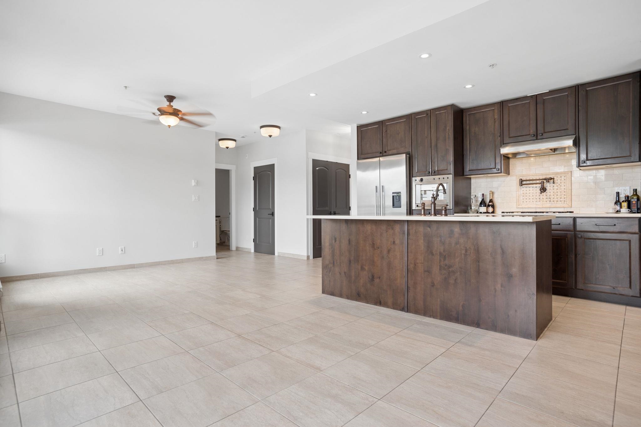 301 4721 HASTINGS STREET