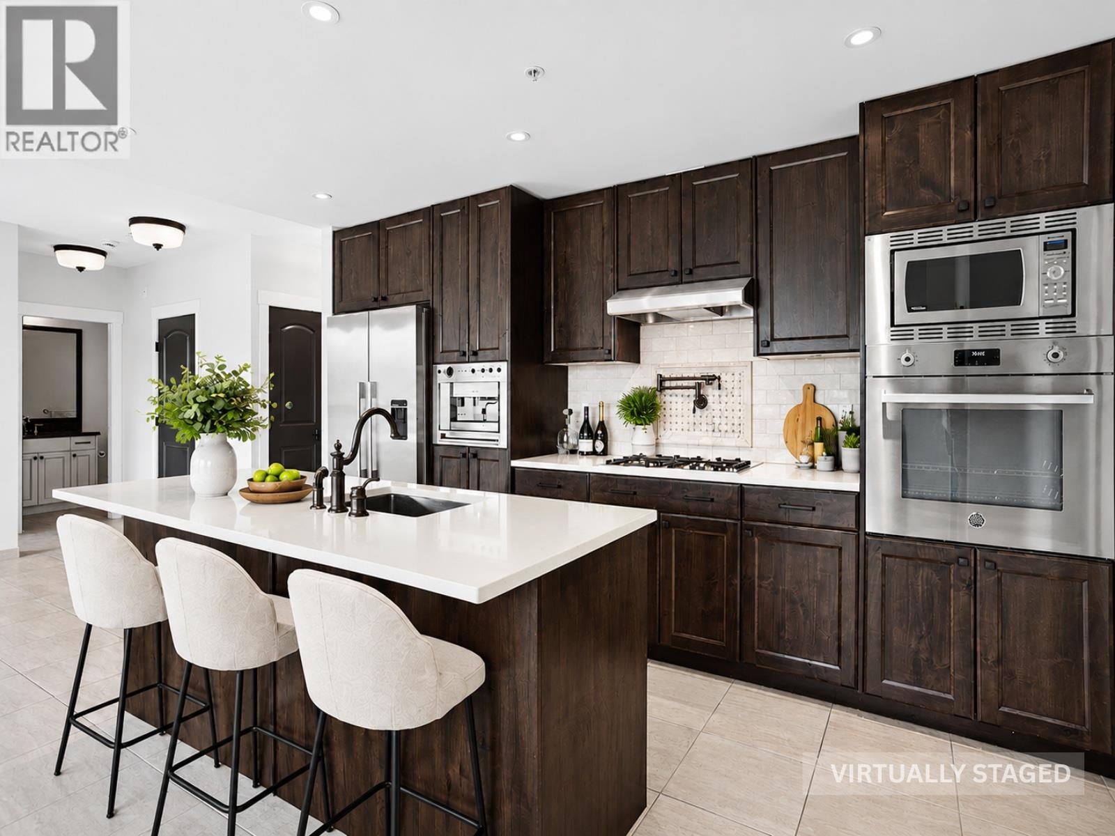 301 4721 HASTINGS STREET