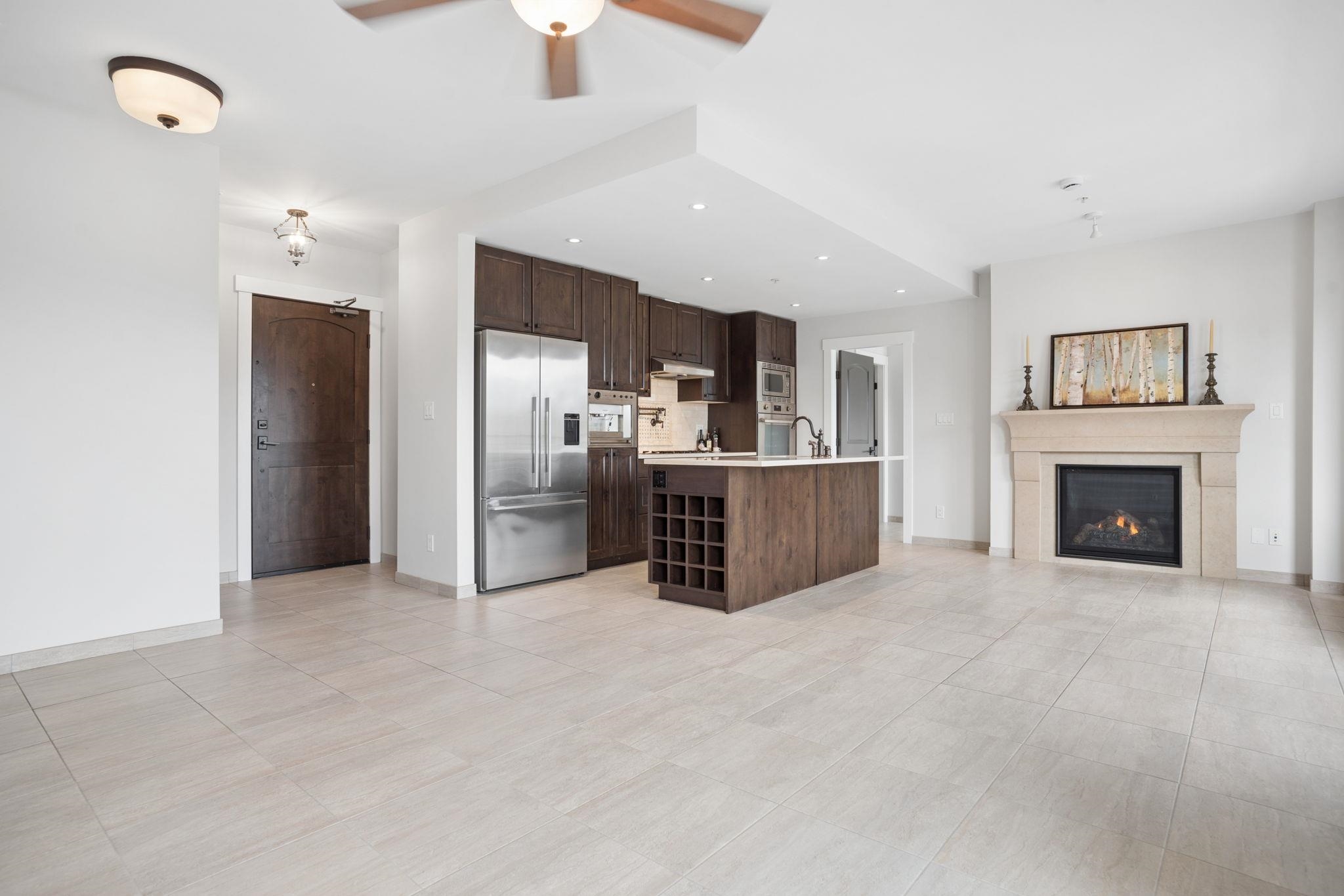 301 4721 HASTINGS STREET