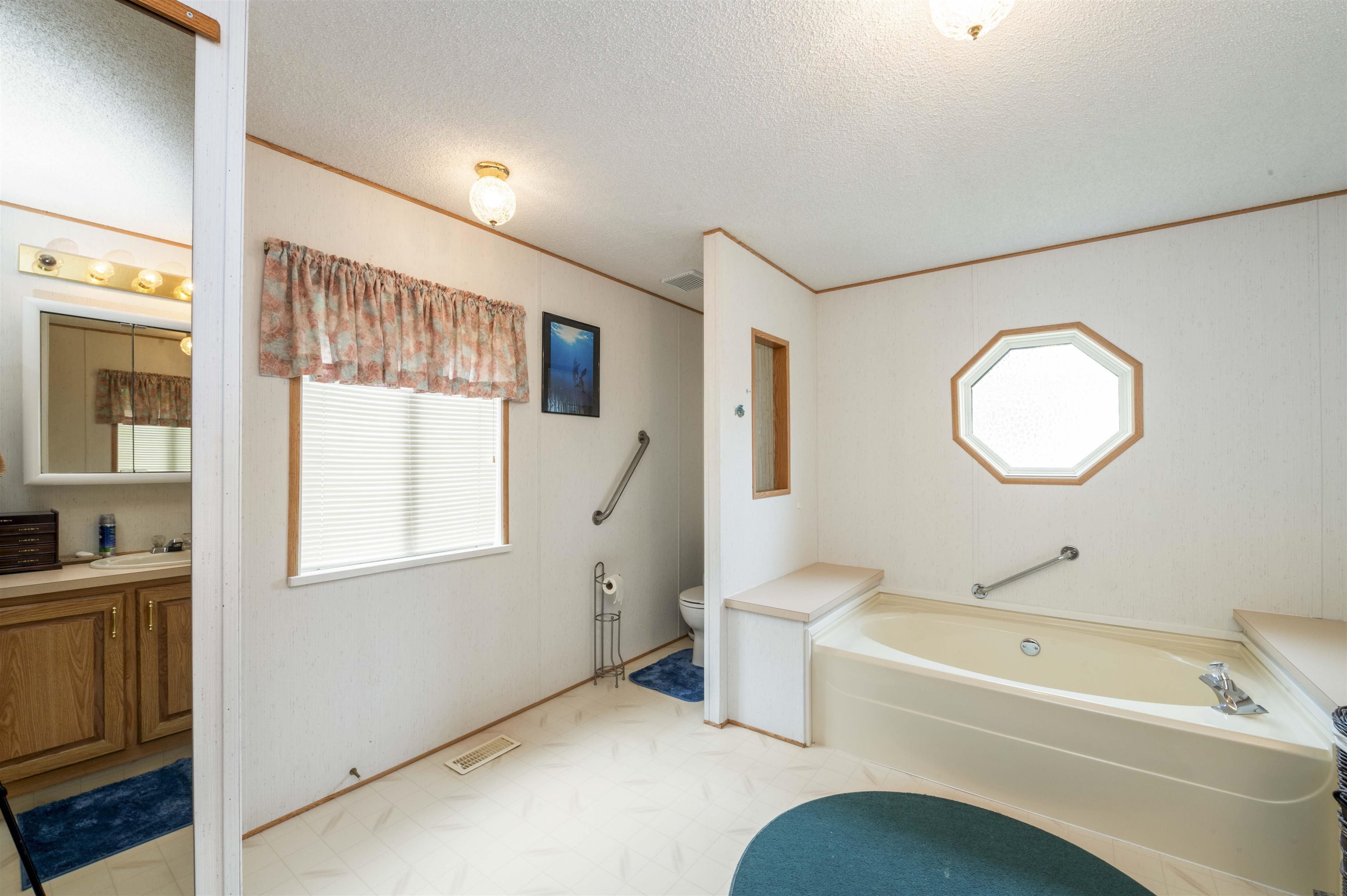 96 24330 FRASER HIGHWAY