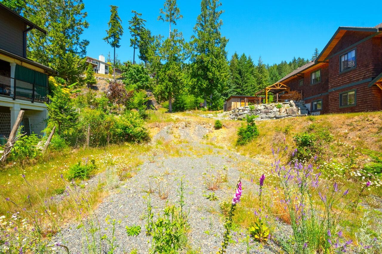 931 FAIRWAY LANE