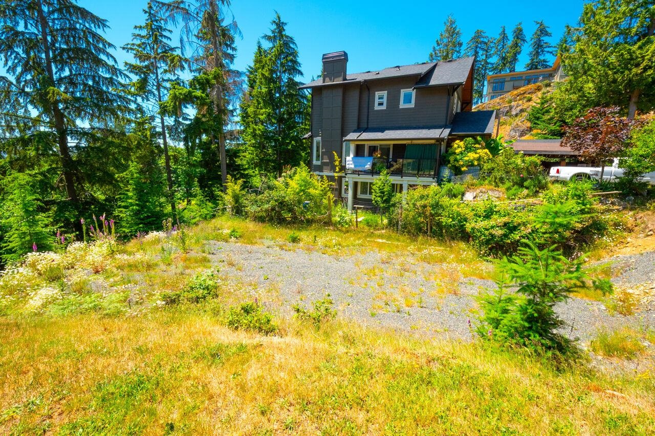 931 FAIRWAY LANE