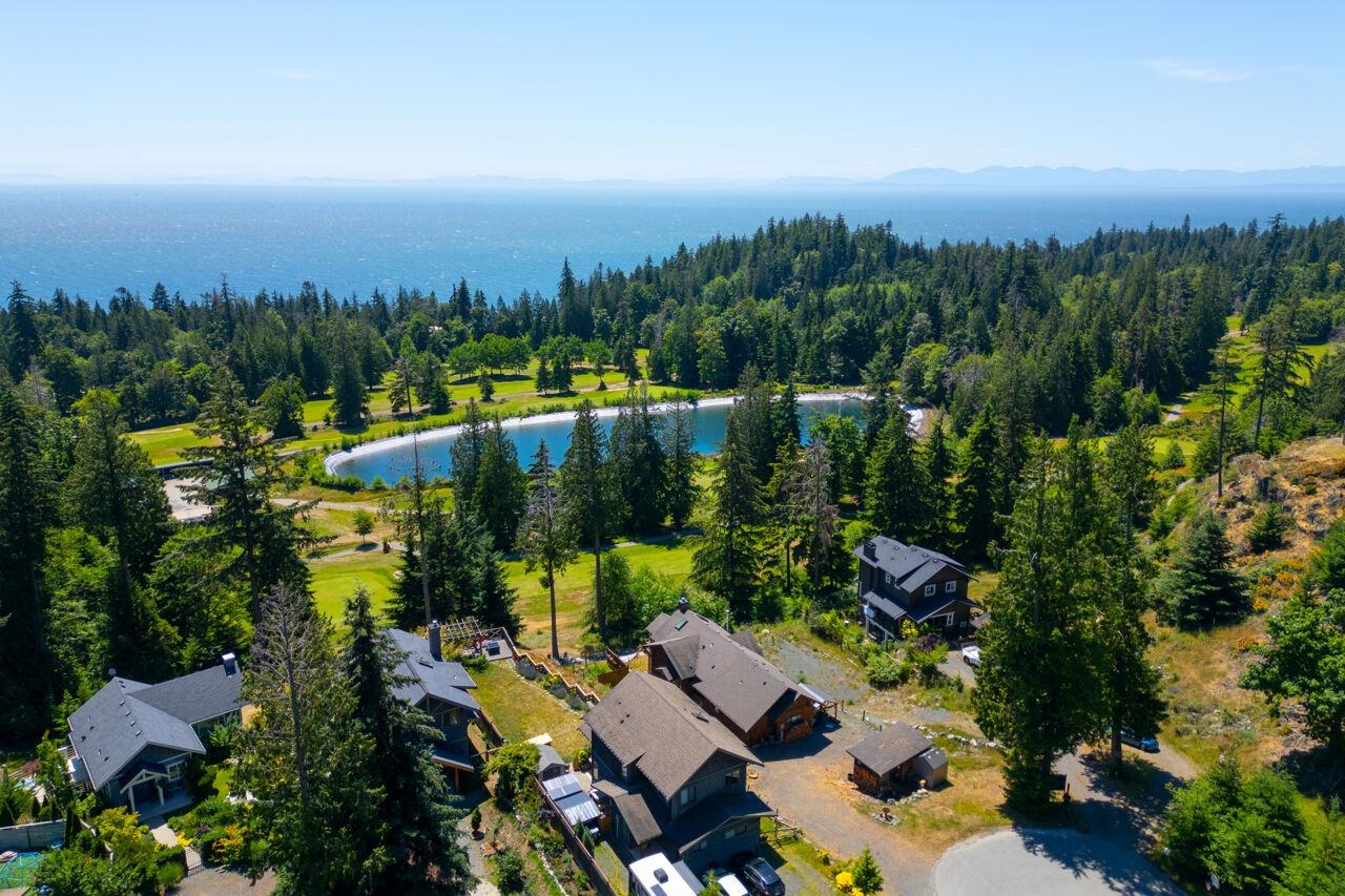 931 FAIRWAY LANE