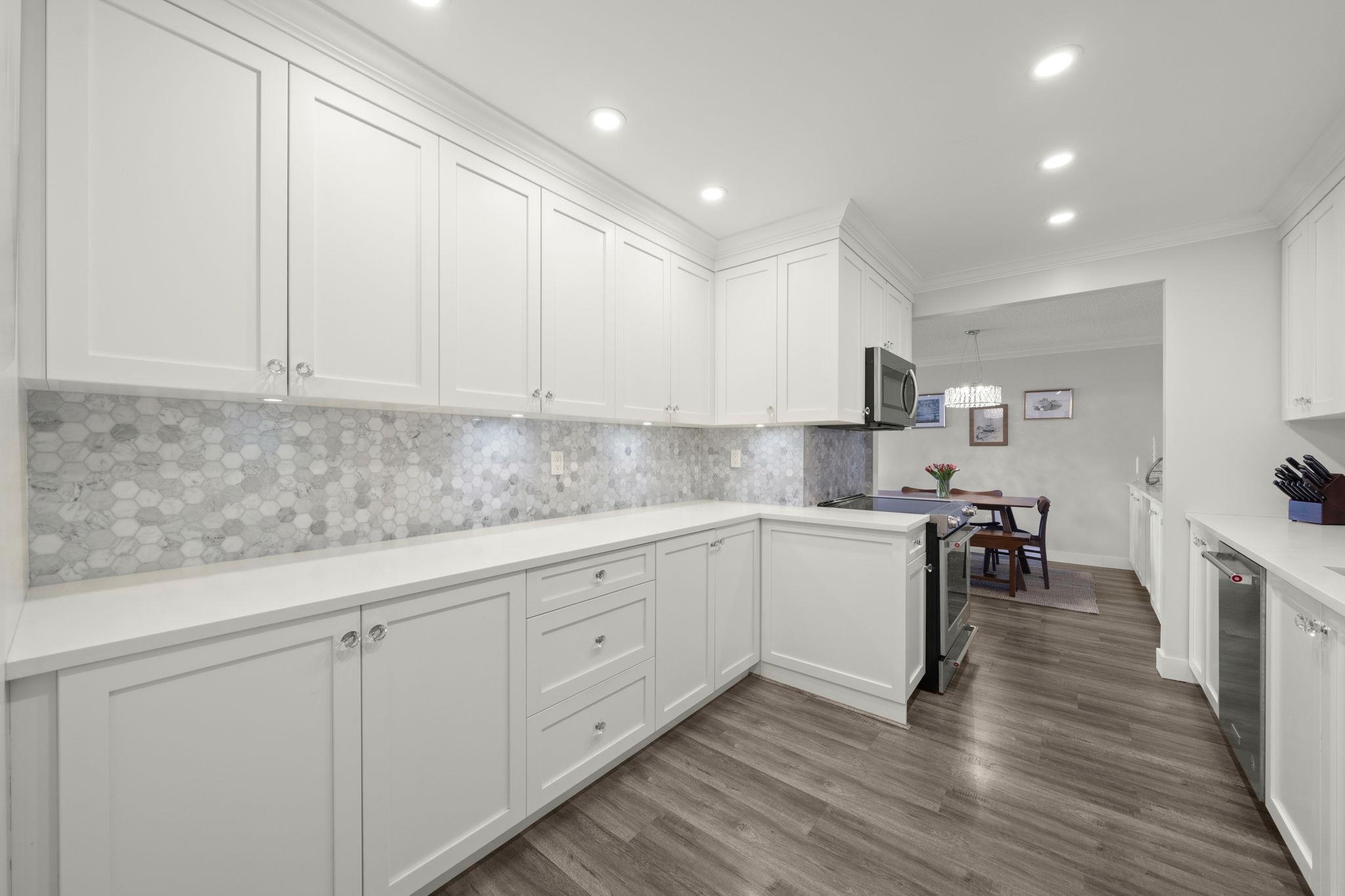 211 4111 FRANCIS ROAD