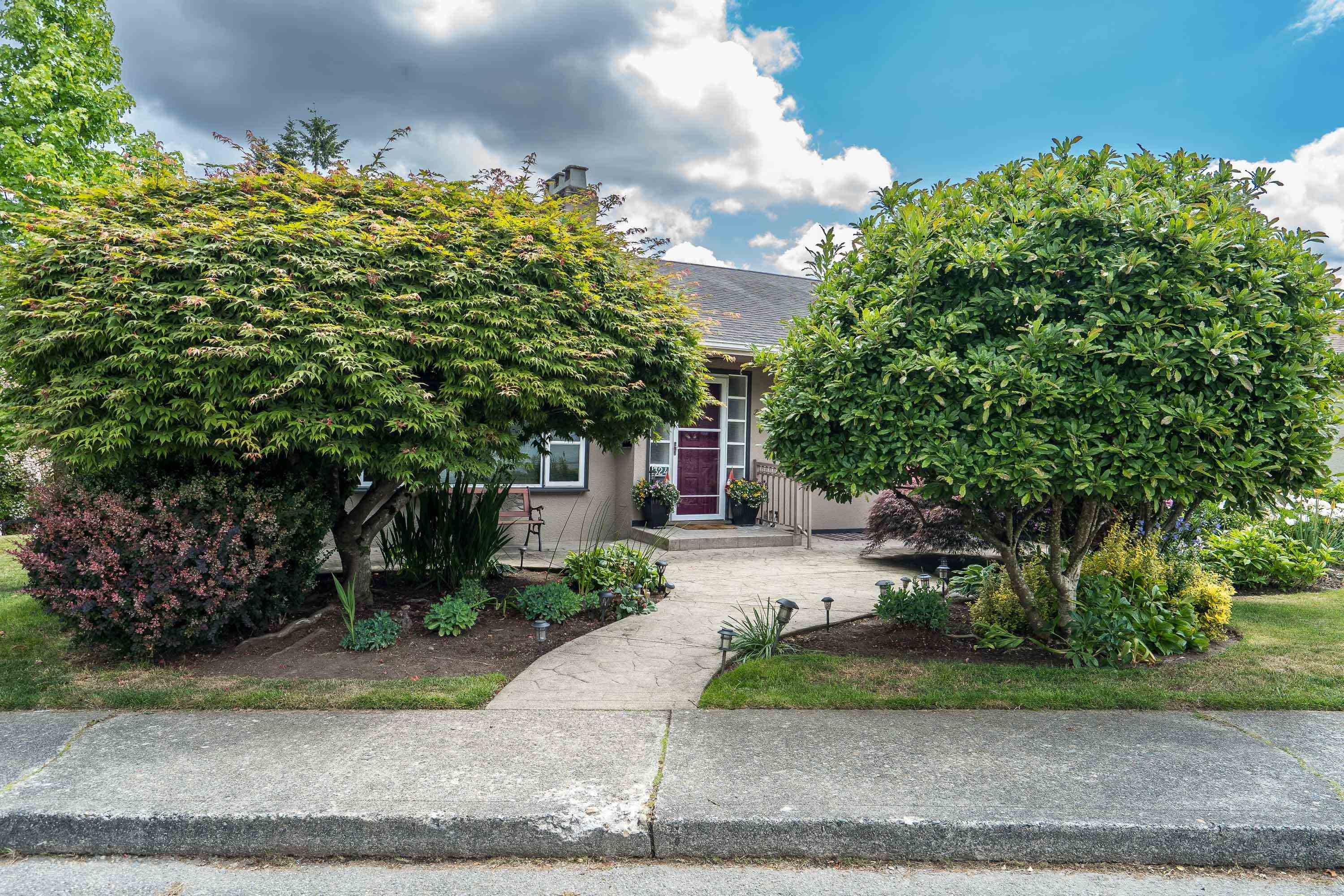 324 CHURCHILL AVENUE