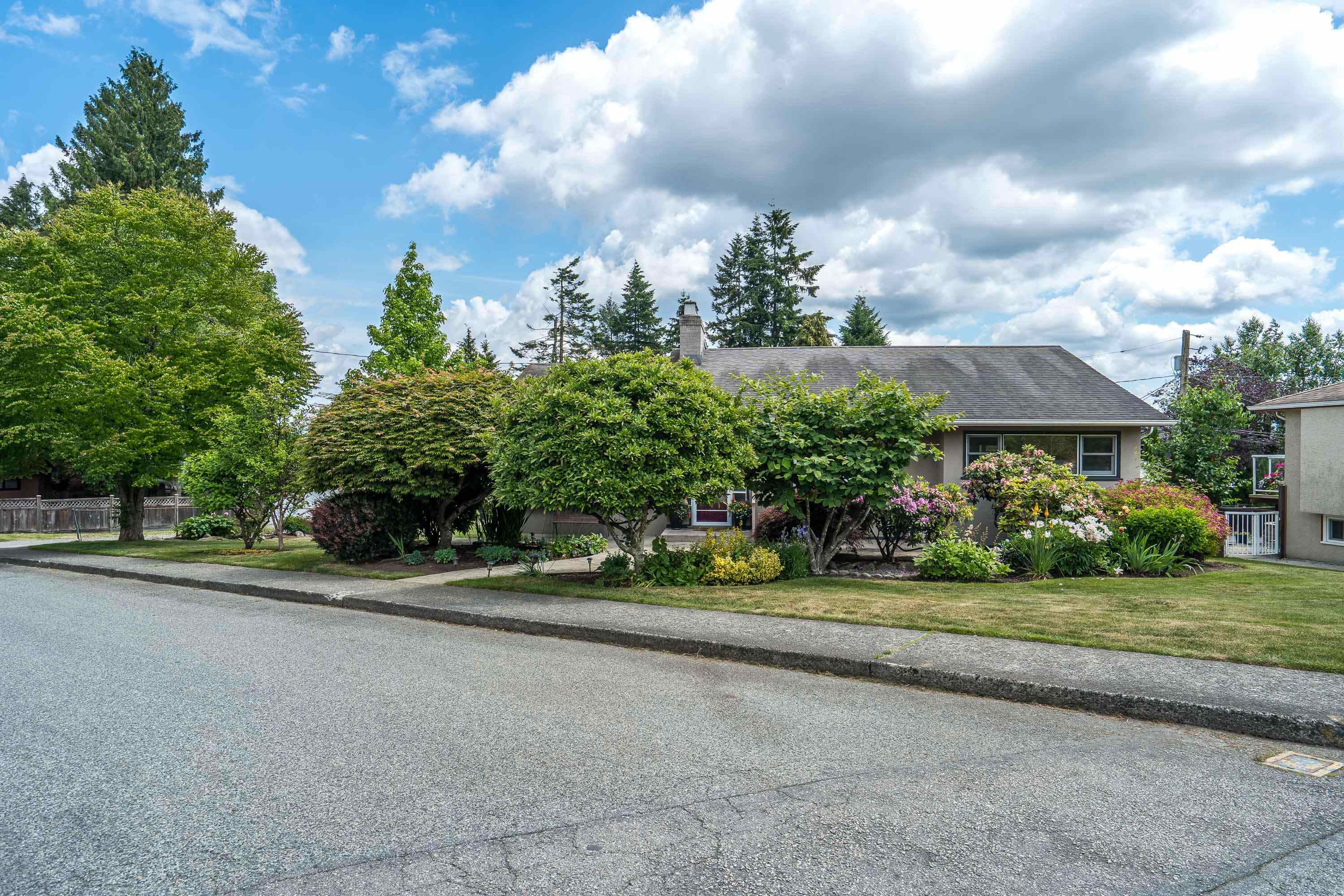 324 CHURCHILL AVENUE