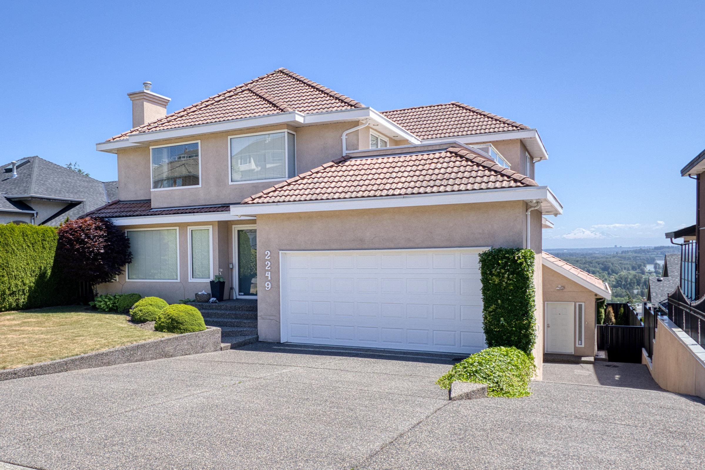 2249 SICAMOUS AVENUE
