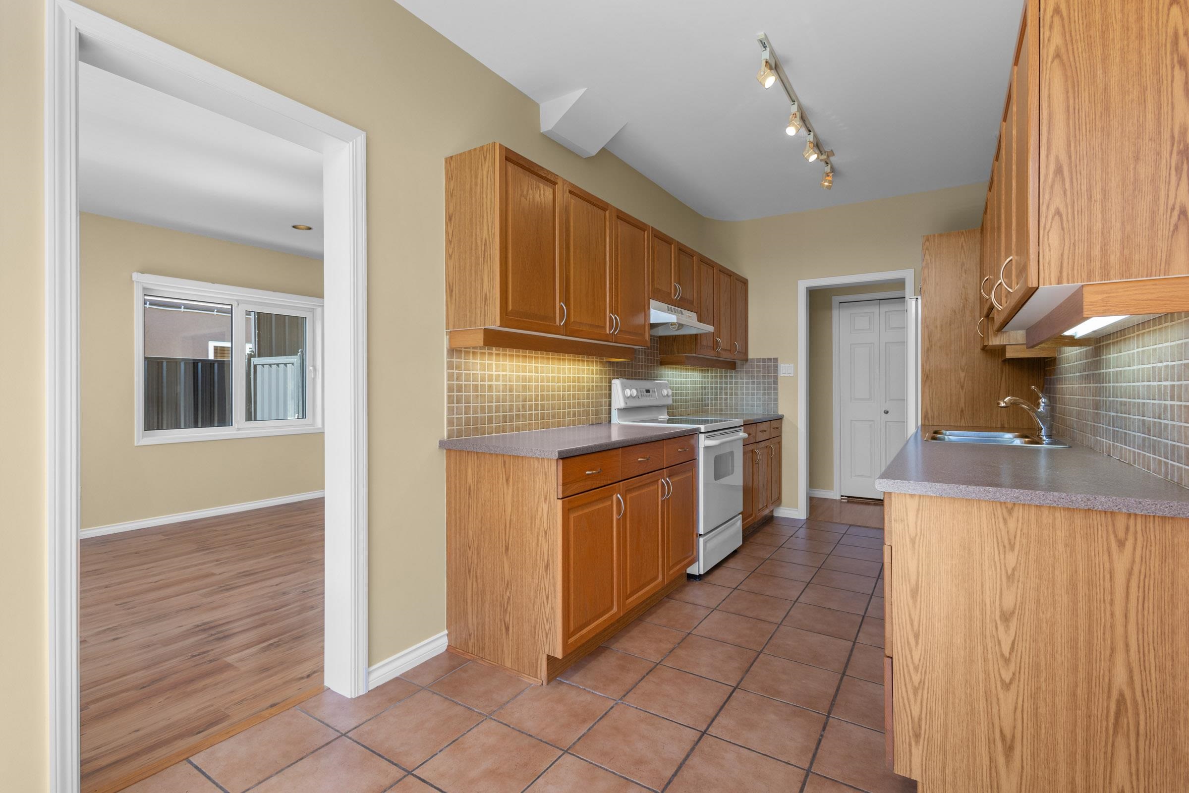 2249 SICAMOUS AVENUE