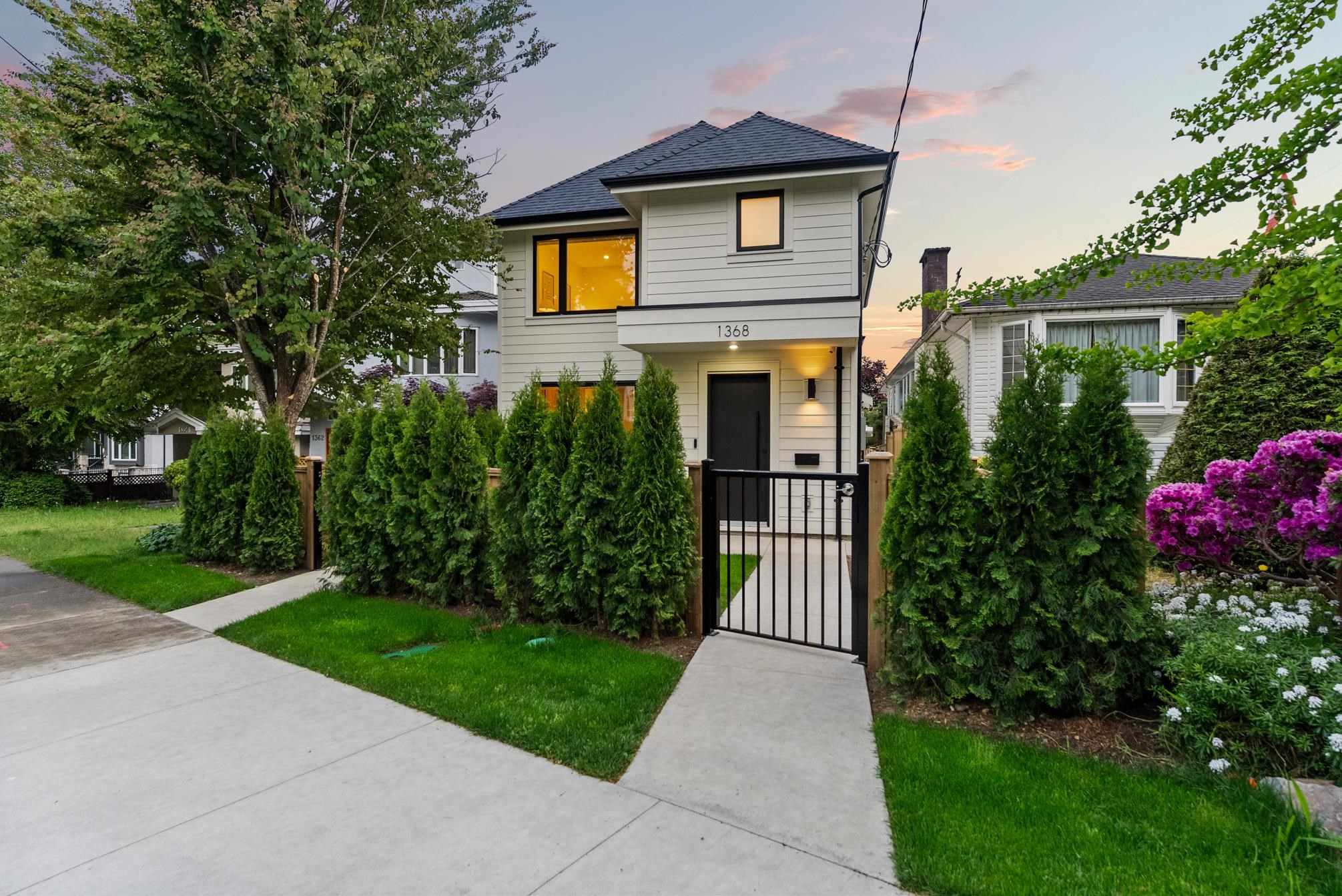 1 1368 PARK DRIVE