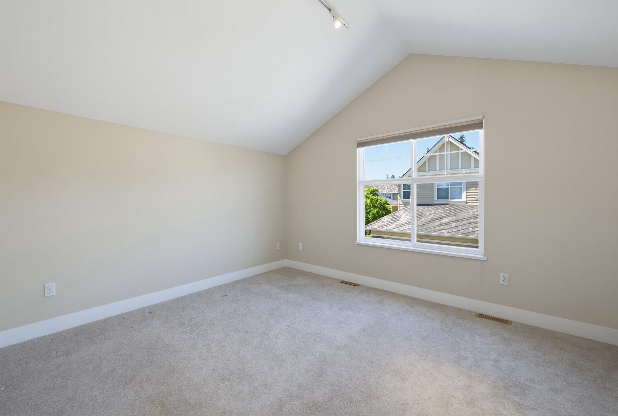 137 15500 ROSEMARY HEIGHTS CRESCENT