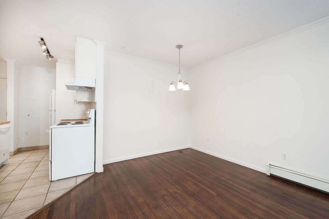 108 1425 ESQUIMALT AVENUE