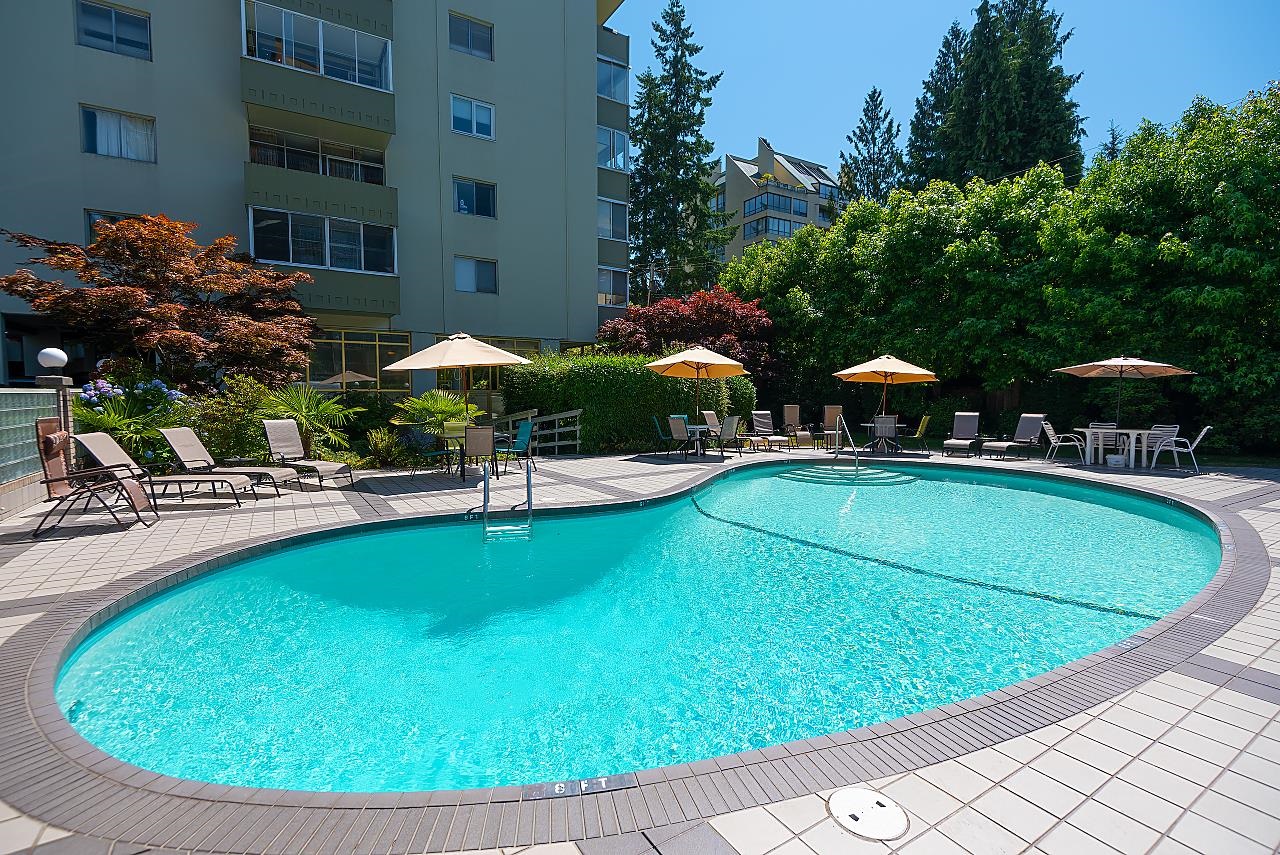 108 1425 ESQUIMALT AVENUE