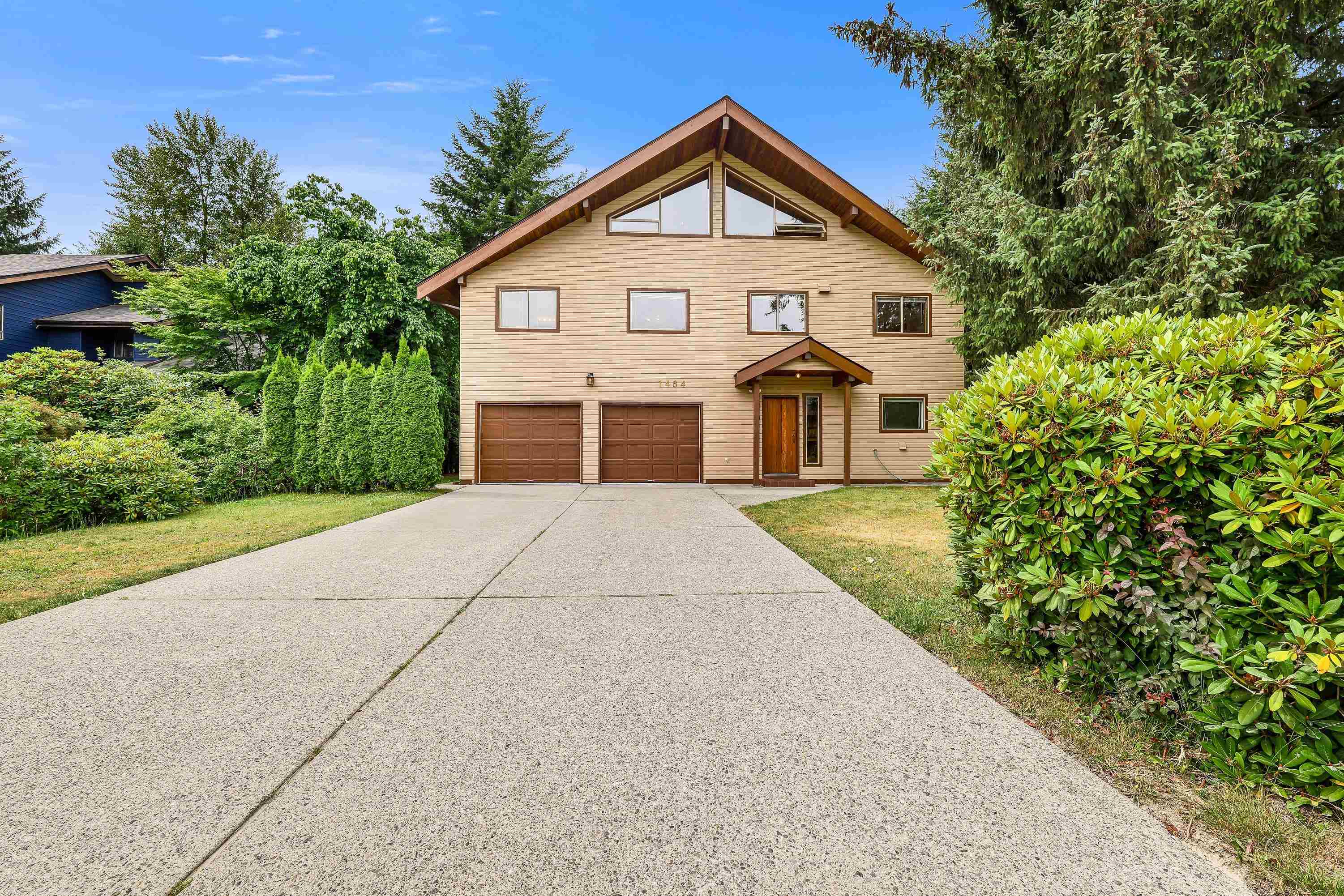 1464 MAPLE CRESCENT