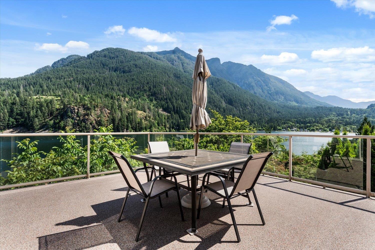 21313 LAKEVIEW CRESCENT